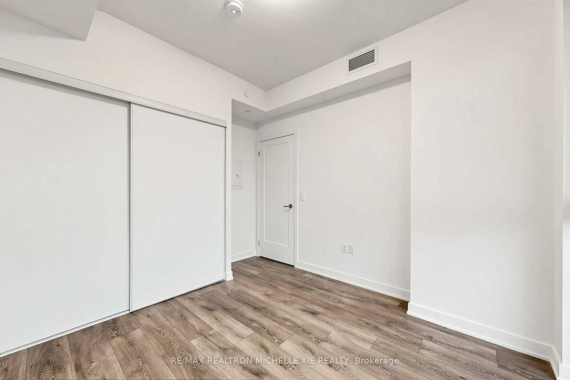 Photo 40 of Unit 1707, 105 Oneida Crescent, Richmond Hill, Langstaff — HOMEH