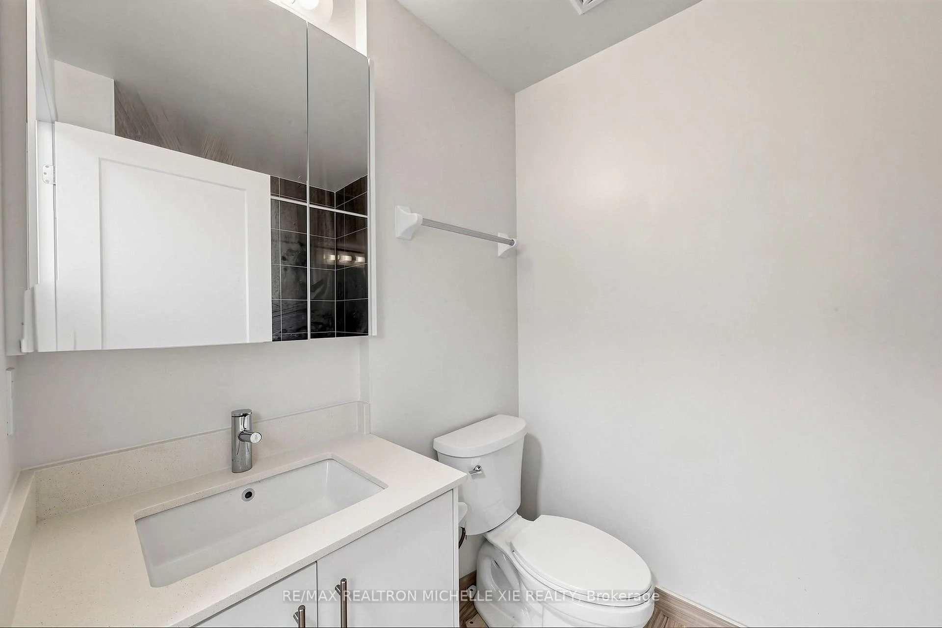 Photo 41 of Unit 1707, 105 Oneida Crescent, Richmond Hill, Langstaff — HOMEH