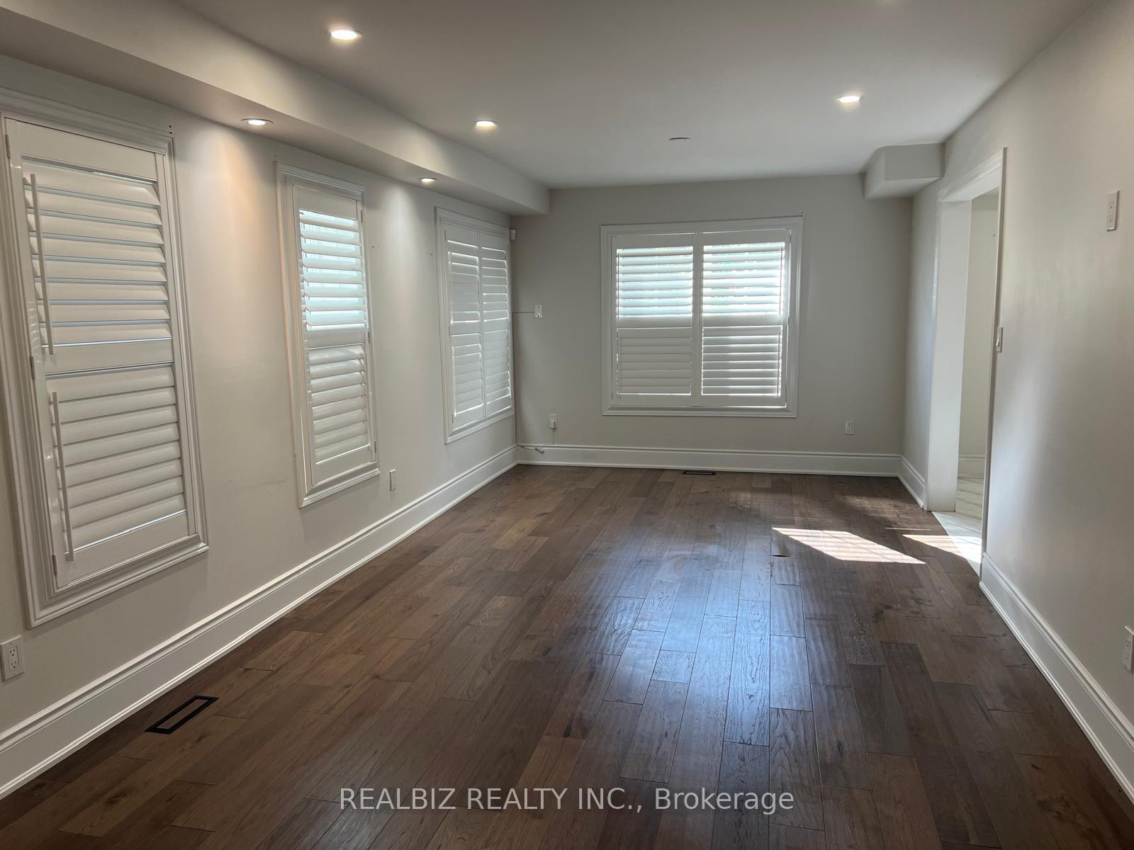 Photo 6 of 2 Bramoak Crescent, Brampton, Northwest Sandalwood Parkway — HOMEH