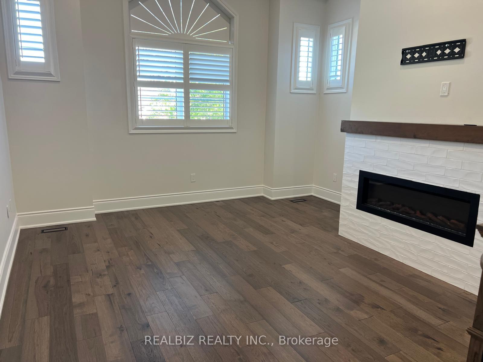 Photo 8 of 2 Bramoak Crescent, Brampton, Northwest Sandalwood Parkway — HOMEH
