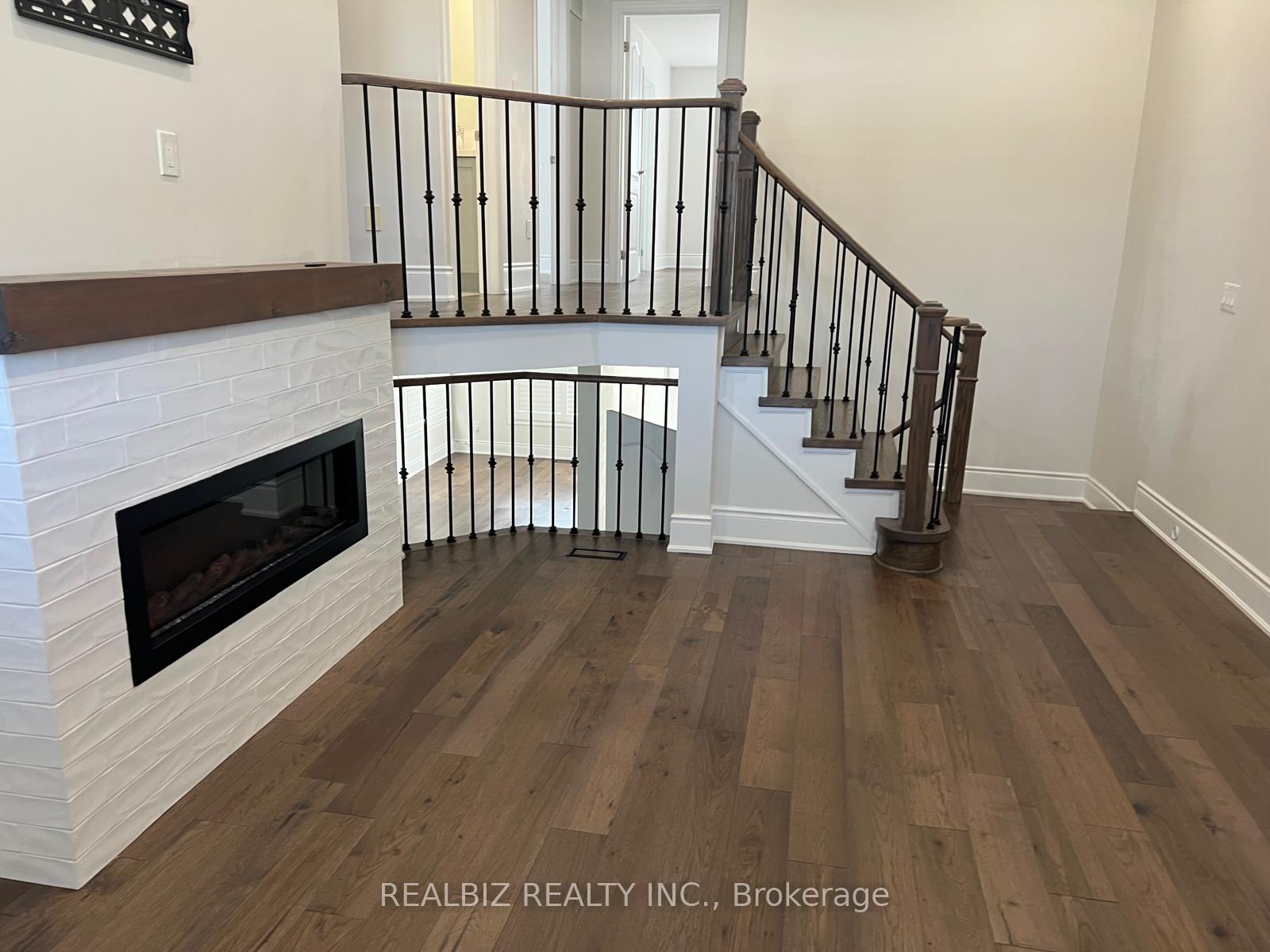 Photo 9 of 2 Bramoak Crescent, Brampton, Northwest Sandalwood Parkway — HOMEH