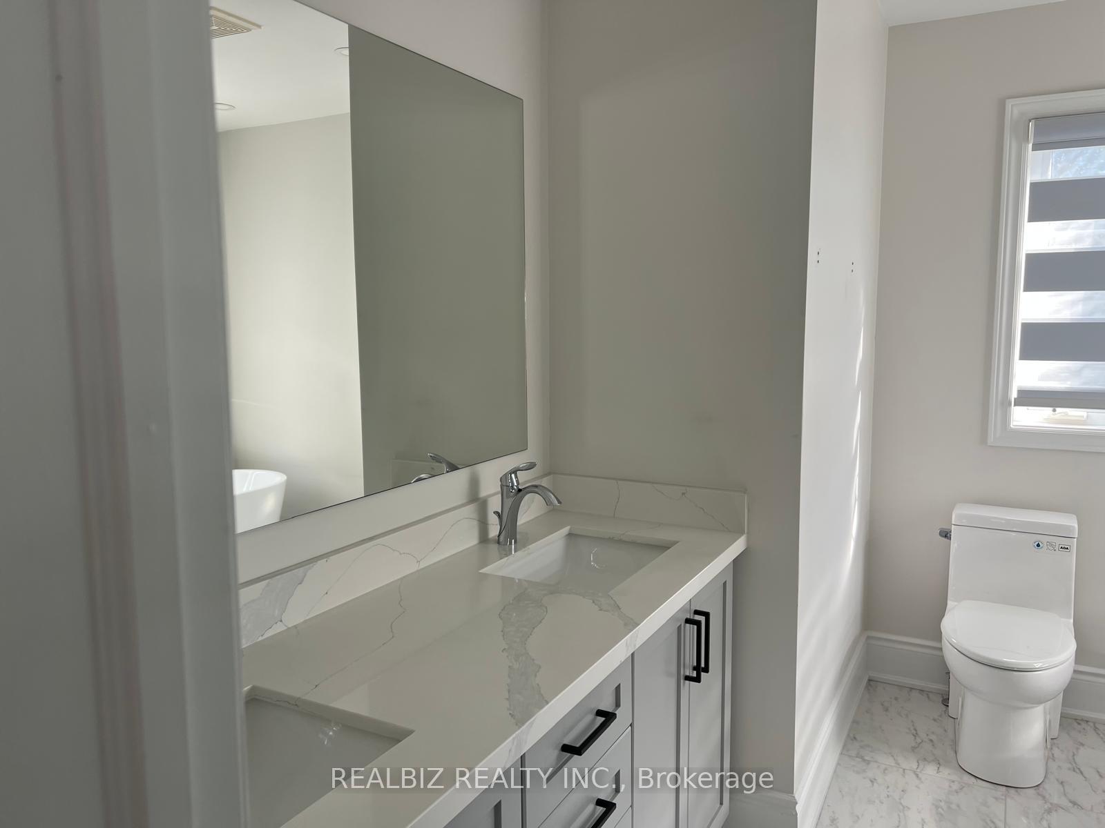 Photo 23 of 2 Bramoak Crescent, Brampton, Northwest Sandalwood Parkway — HOMEH