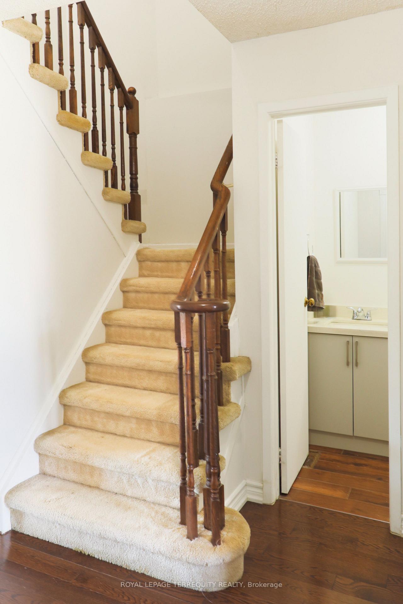 Photo 5 of 104 Gates Crescent, Ajax, South East — HOMEH