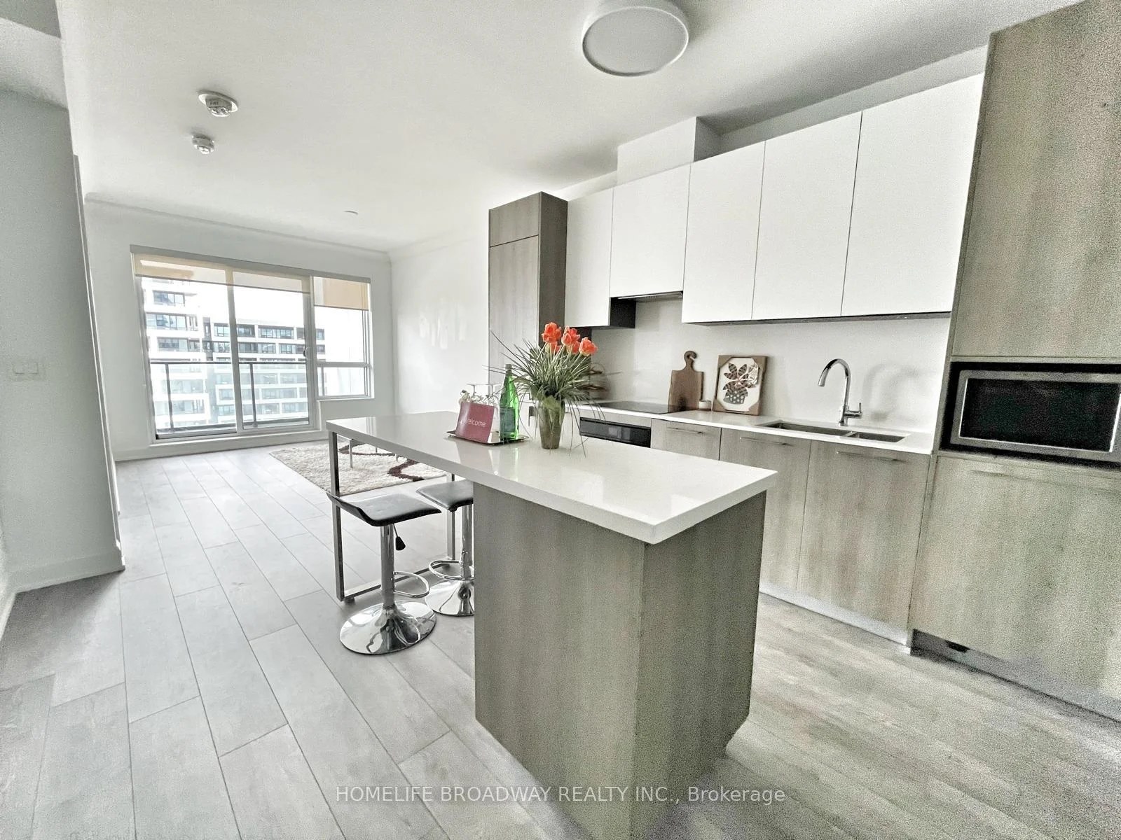 Photo 3 of Unit 909, 8 Water Walk Drive, Markham, Unionville — HOMEH