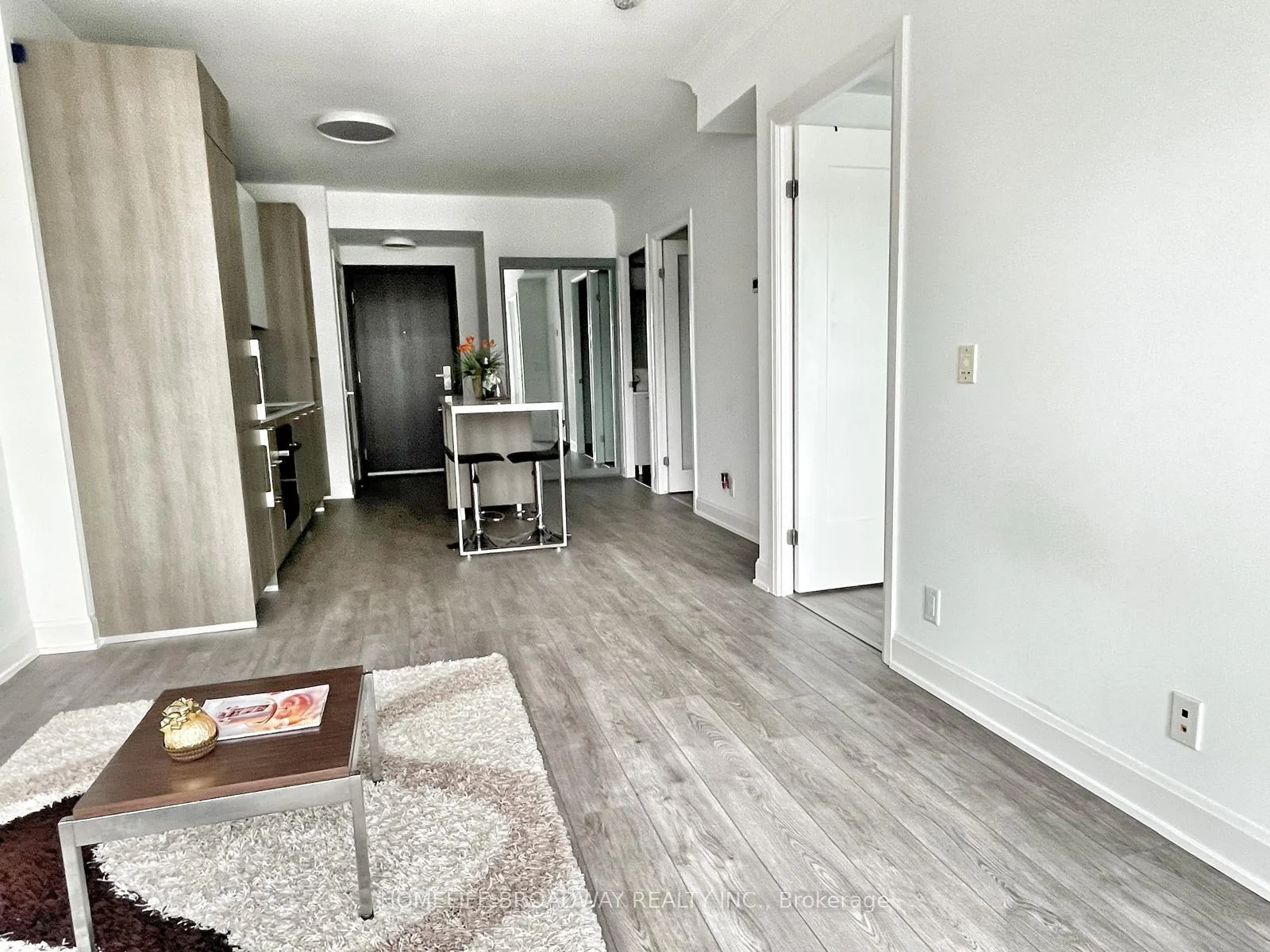 Photo 5 of Unit 909, 8 Water Walk Drive, Markham, Unionville — HOMEH
