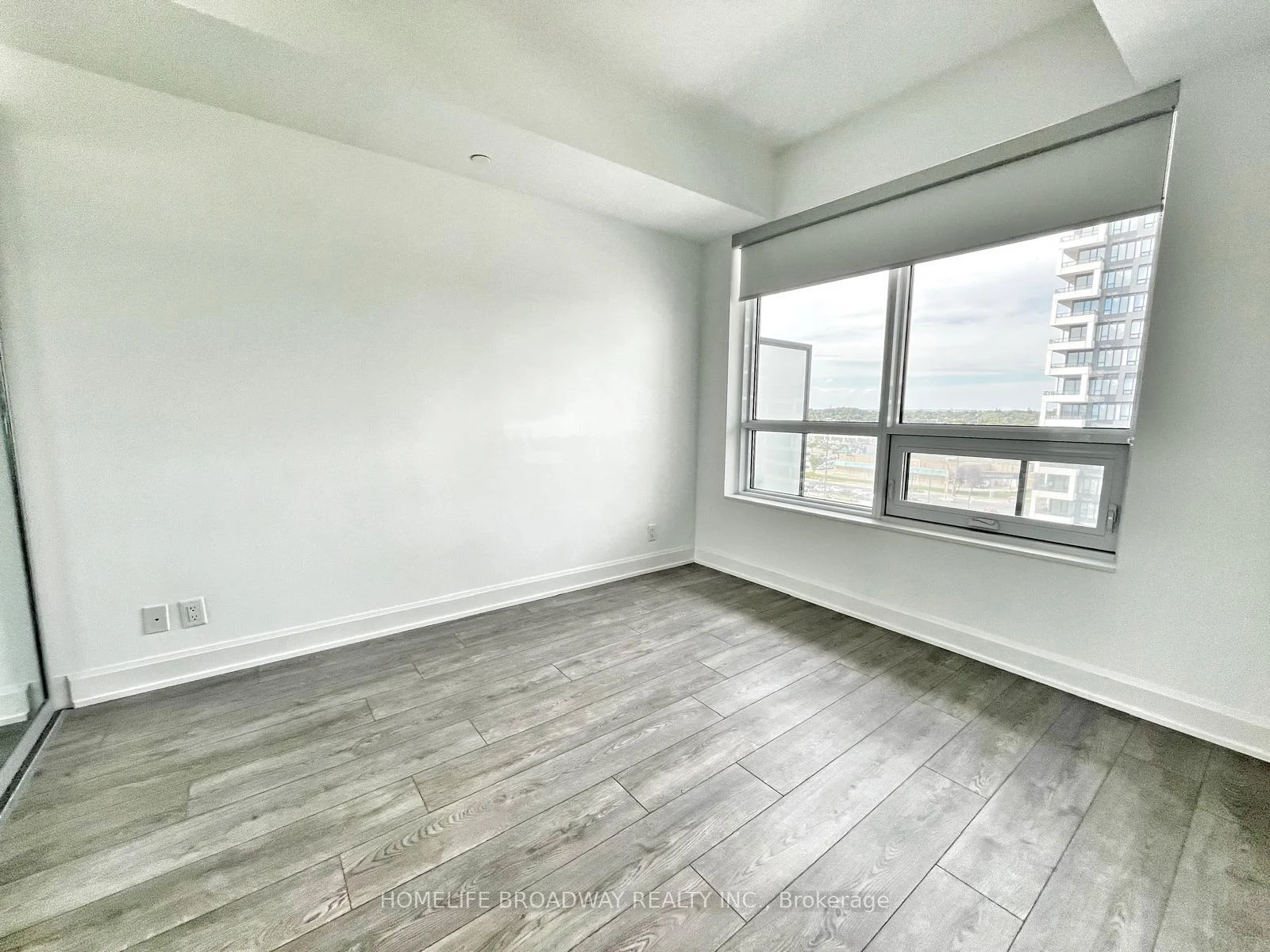 Photo 7 of Unit 909, 8 Water Walk Drive, Markham, Unionville — HOMEH