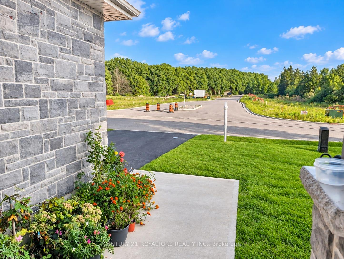 Photo 3 of 74 Cash Crescent, Ingersoll, Ingersoll - South — HOMEH