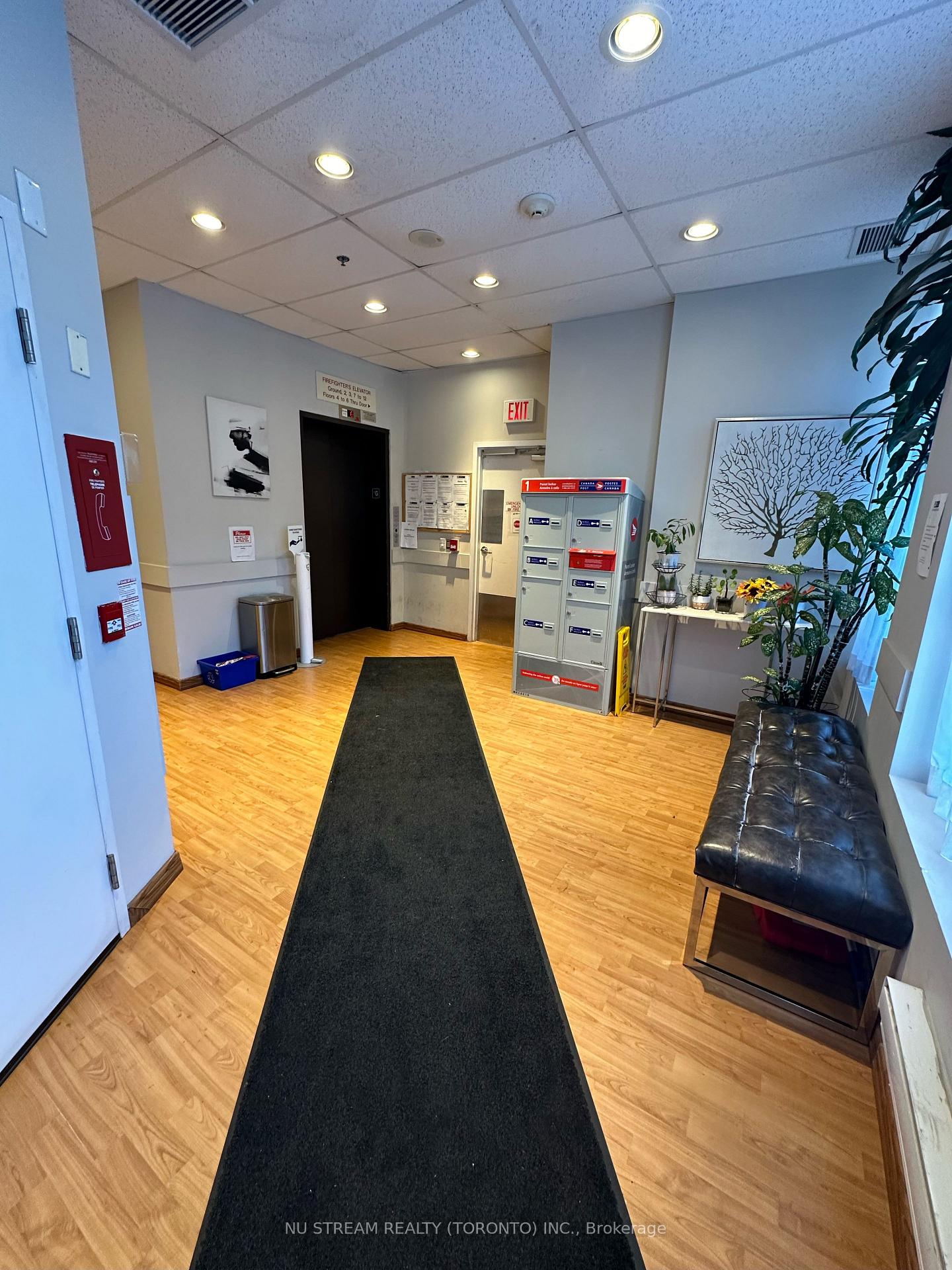 Photo 3 of Unit 910, 15 Maplewood Avenue, Toronto, Humewood-Cedarvale — HOMEH