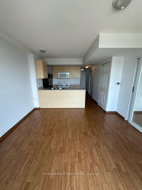 Photo 7 of Unit 910, 15 Maplewood Avenue, Toronto, Humewood-Cedarvale — HOMEH