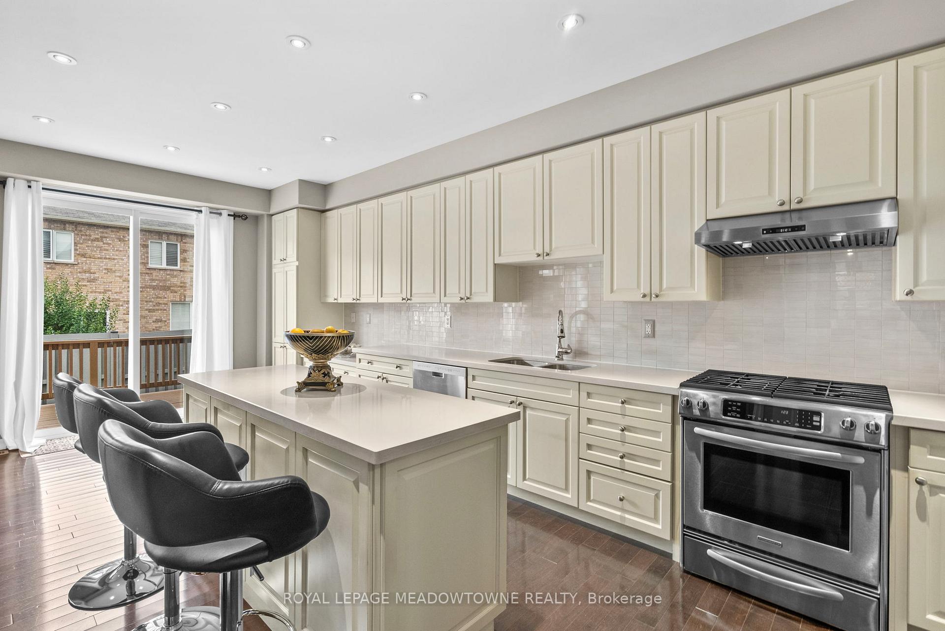 Photo 10 of 589 Bartleman Terrace, Milton, Coates — HOMEH