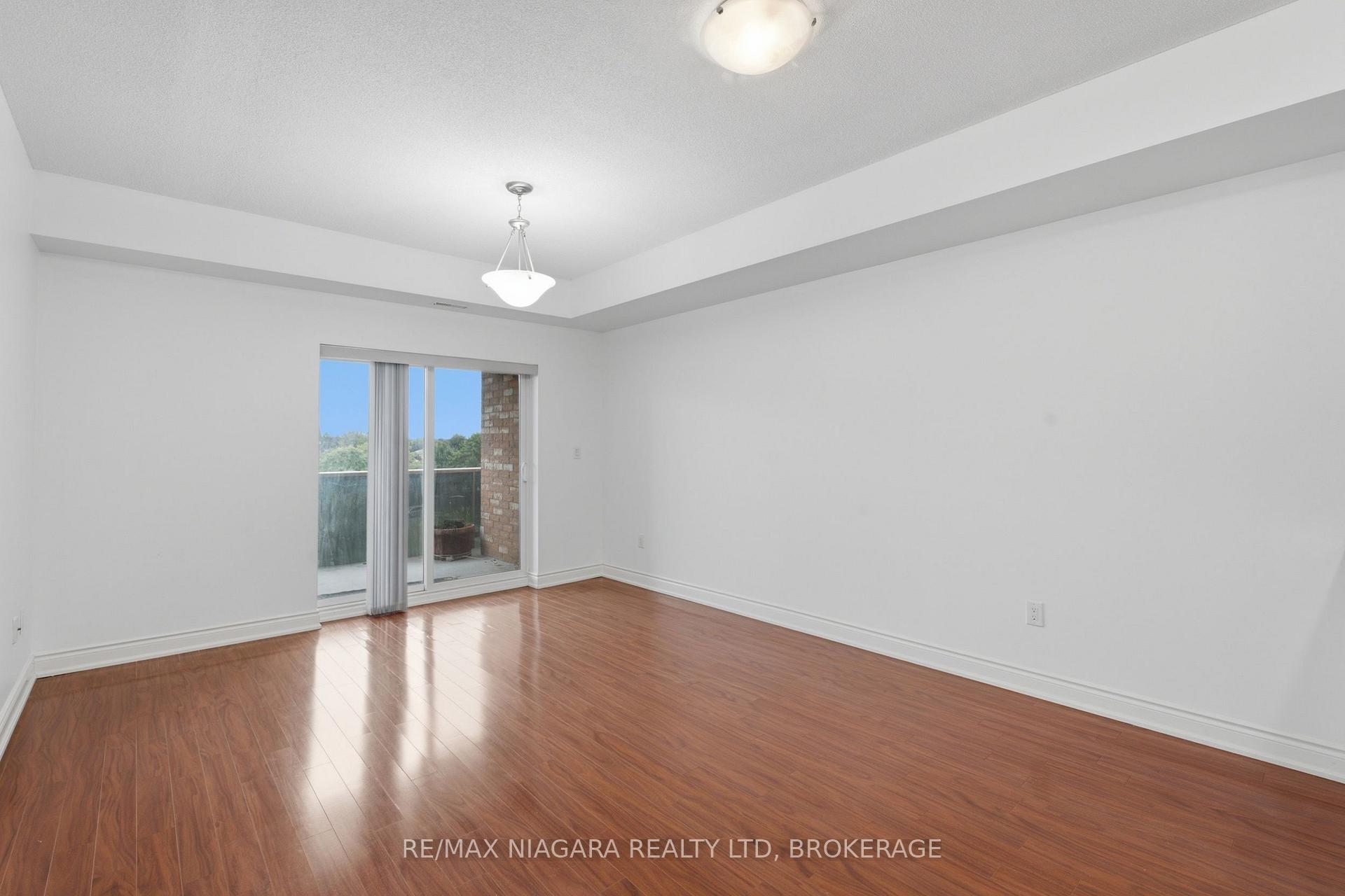 Photo 9 of Unit 424, 8111 Forest Glen Drive, Niagara Falls, Mt. Carmel — HOMEH