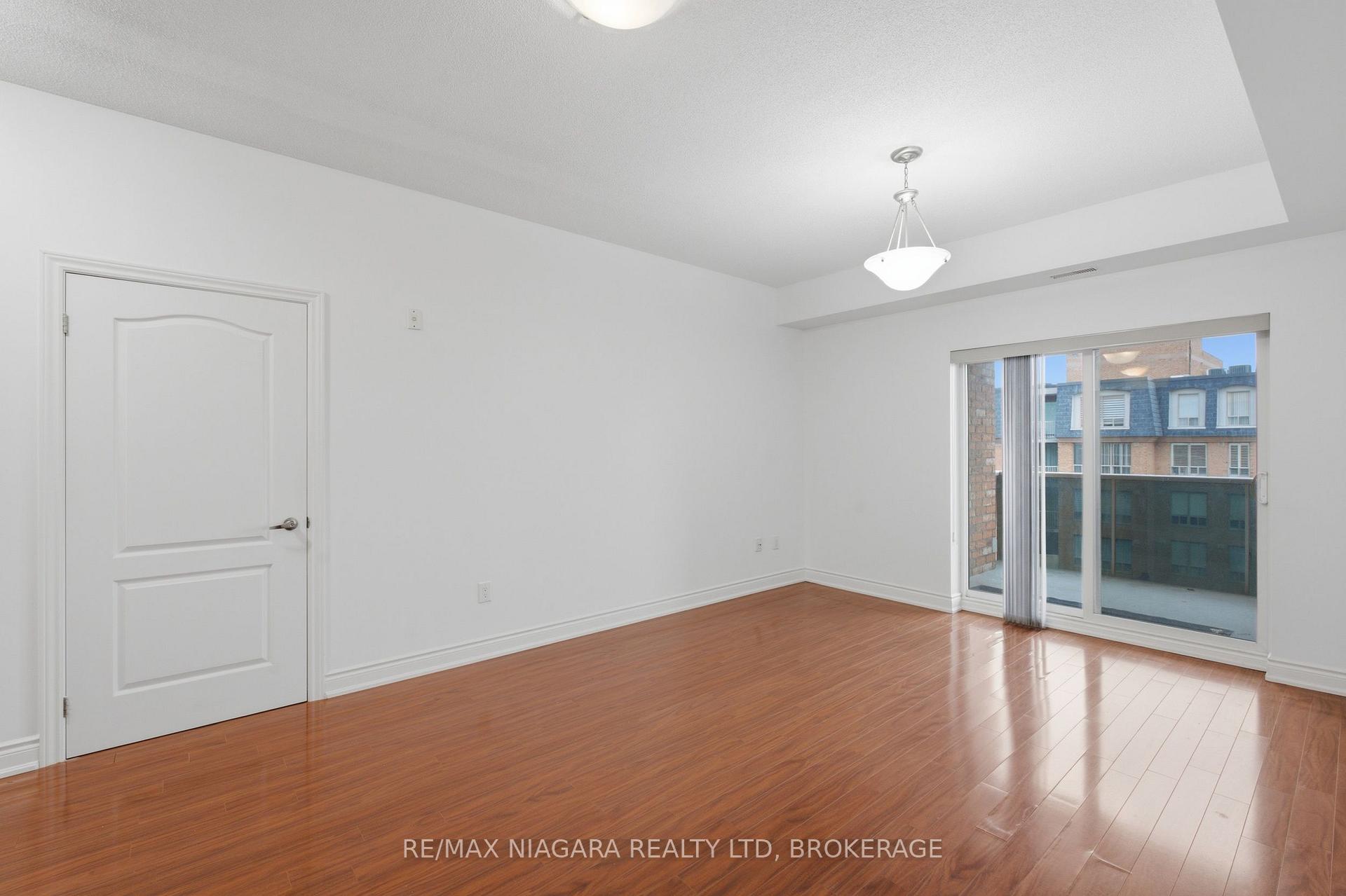Photo 10 of Unit 424, 8111 Forest Glen Drive, Niagara Falls, Mt. Carmel — HOMEH