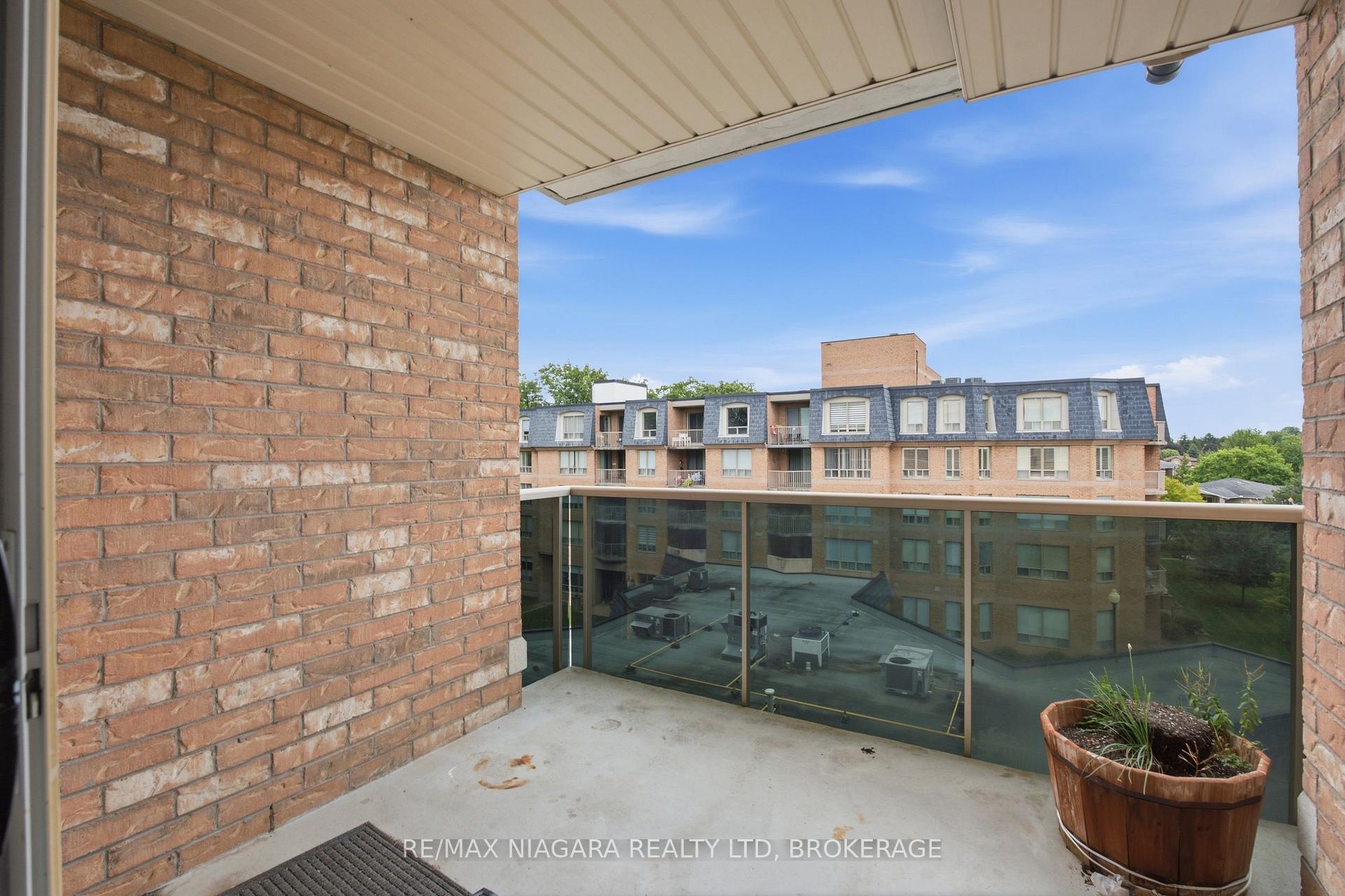 Photo 16 of Unit 424, 8111 Forest Glen Drive, Niagara Falls, Mt. Carmel — HOMEH