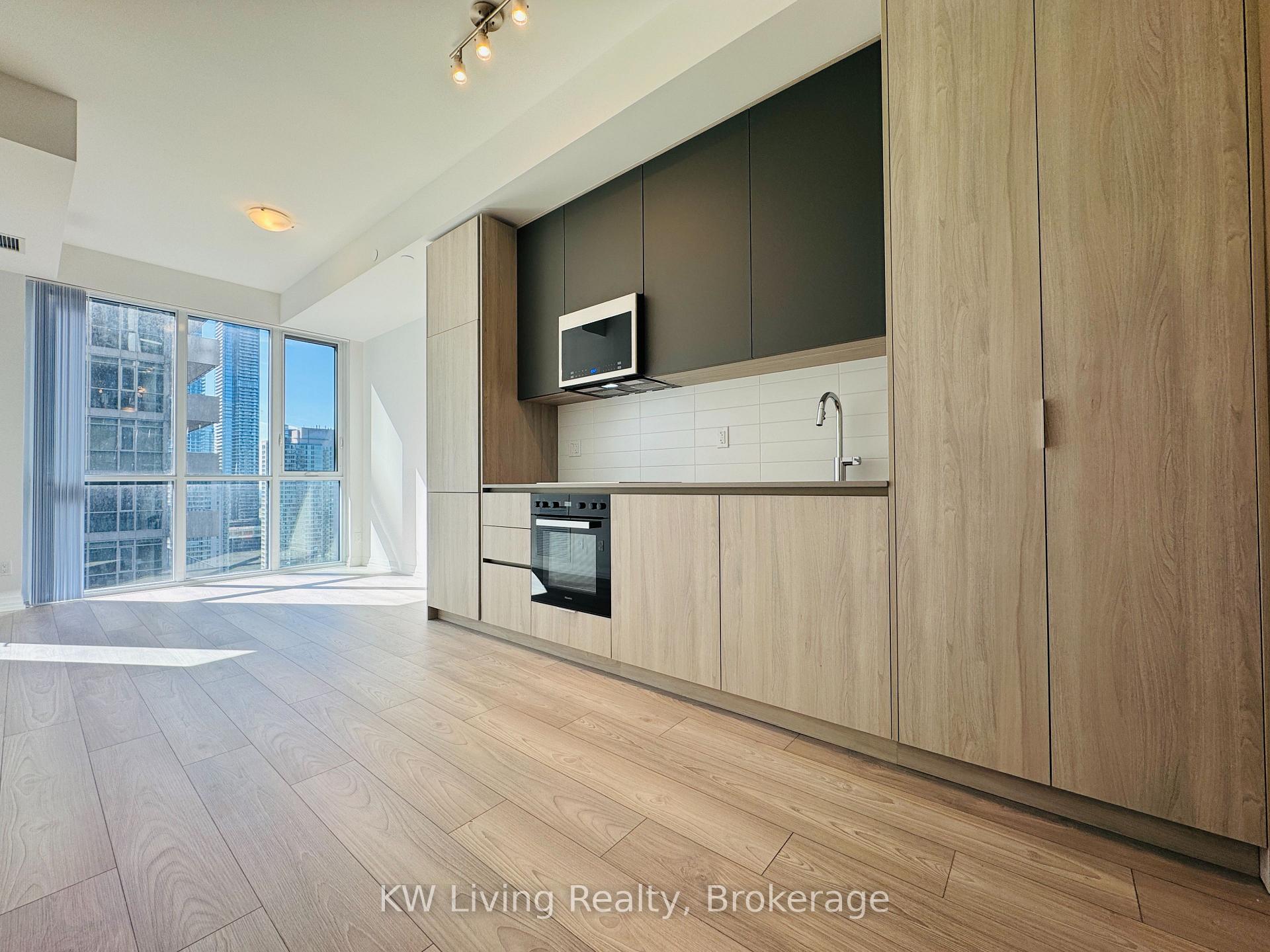 Photo 4 of Unit 2415, 400 King Street W, Toronto, Waterfront Communities — HOMEH