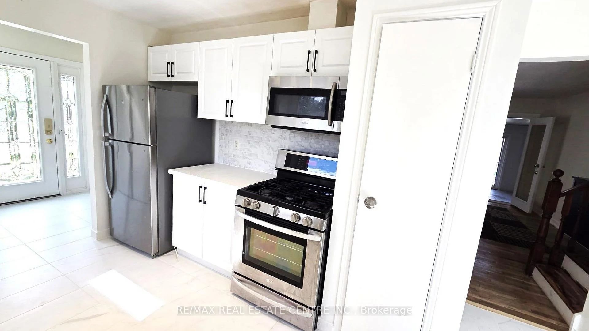 Photo 9 of 20 Ainsworth Street, Hamilton, Stoney Creek Mountain — HOMEH