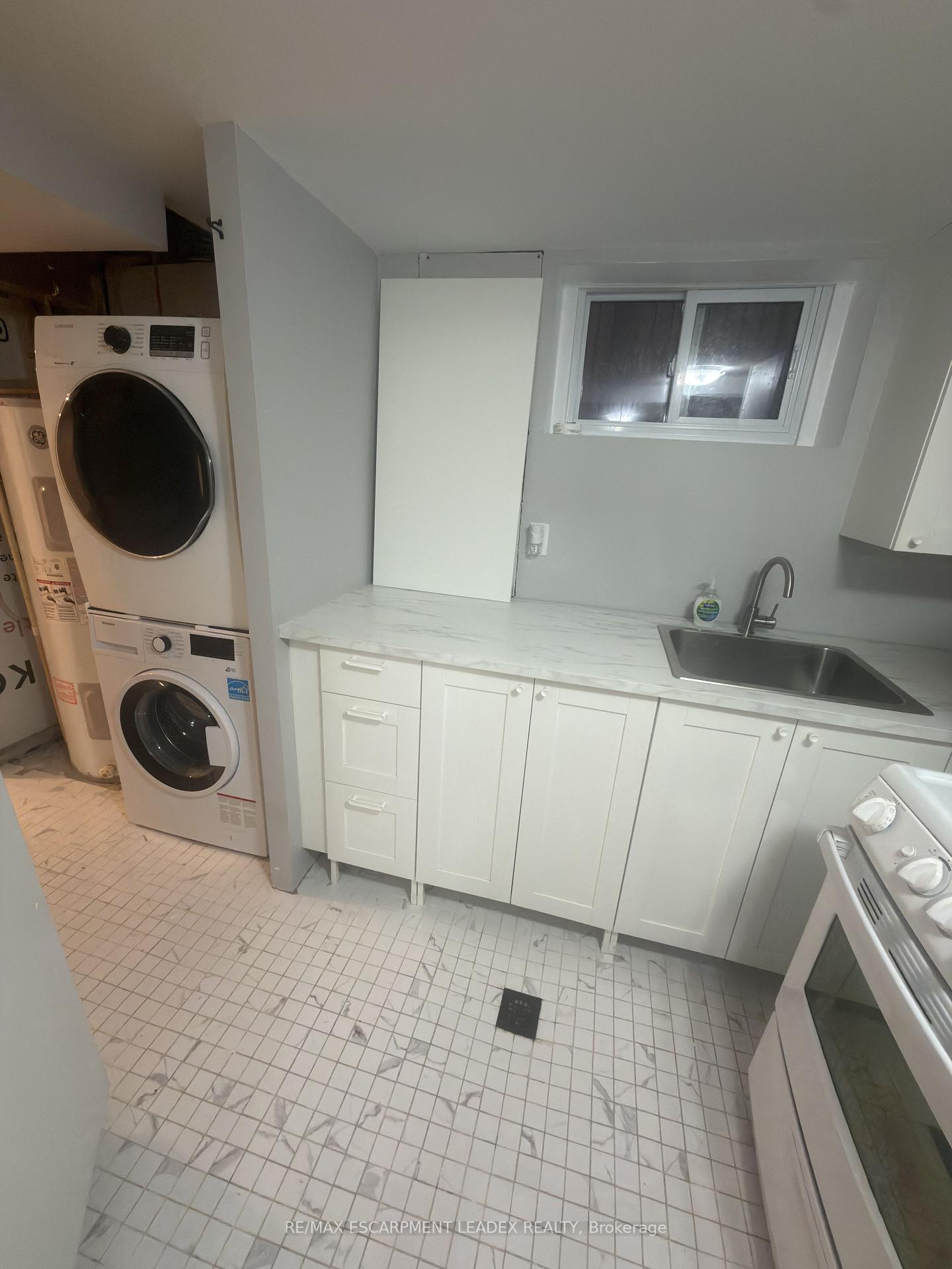 Photo 5 of Unit BASEMENT, 453 Paling Avenue, Hamilton, Homeside — HOMEH