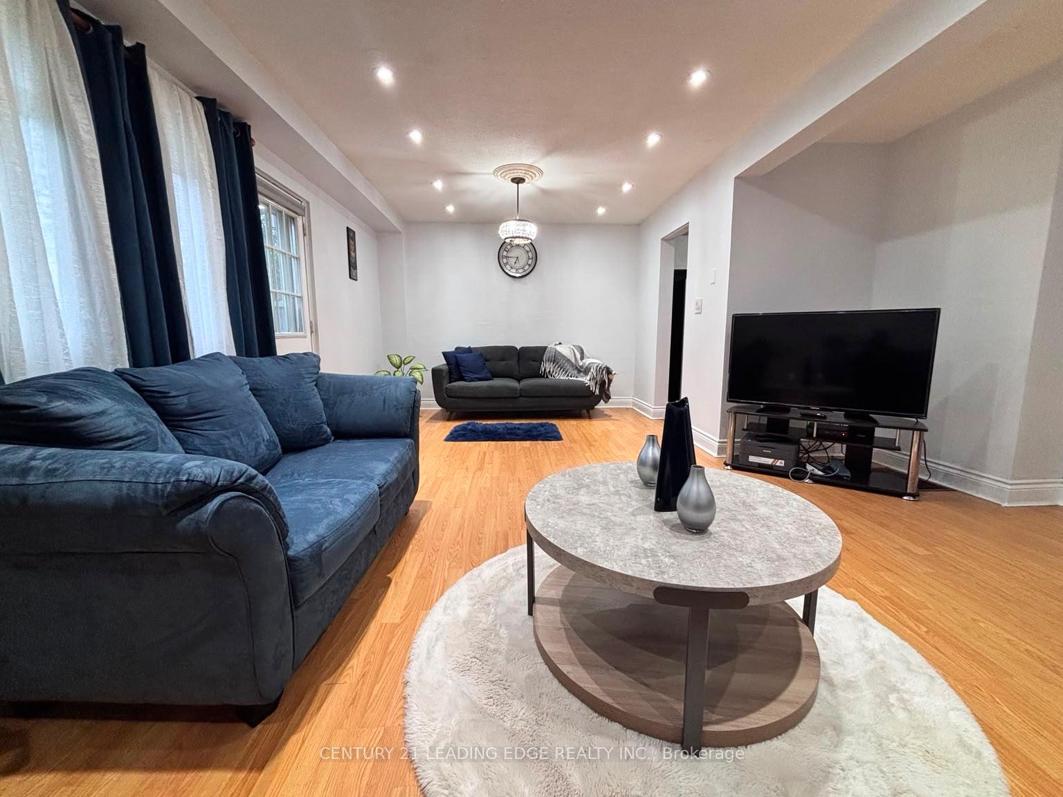 Photo 6 of Unit 112, 112 Deacon Lane, Ajax, South East — HOMEH