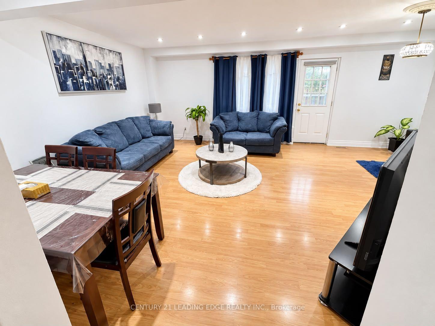 Photo 5 of Unit 112, 112 Deacon Lane, Ajax, South East — HOMEH
