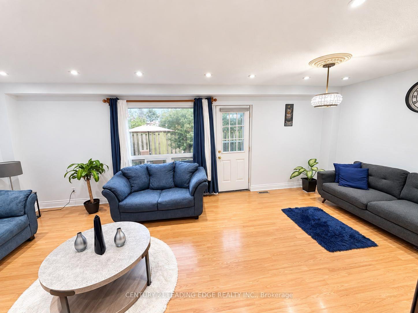 Photo 7 of Unit 112, 112 Deacon Lane, Ajax, South East — HOMEH