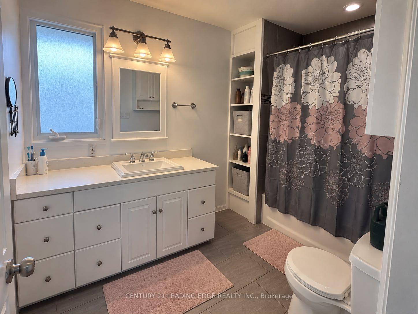 Photo 12 of Unit 112, 112 Deacon Lane, Ajax, South East — HOMEH
