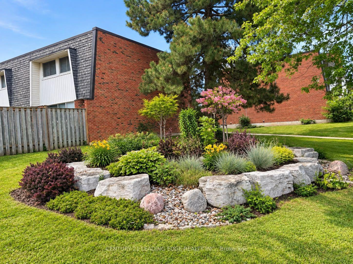 Photo 2 of Unit 112, 112 Deacon Lane, Ajax, South East — HOMEH