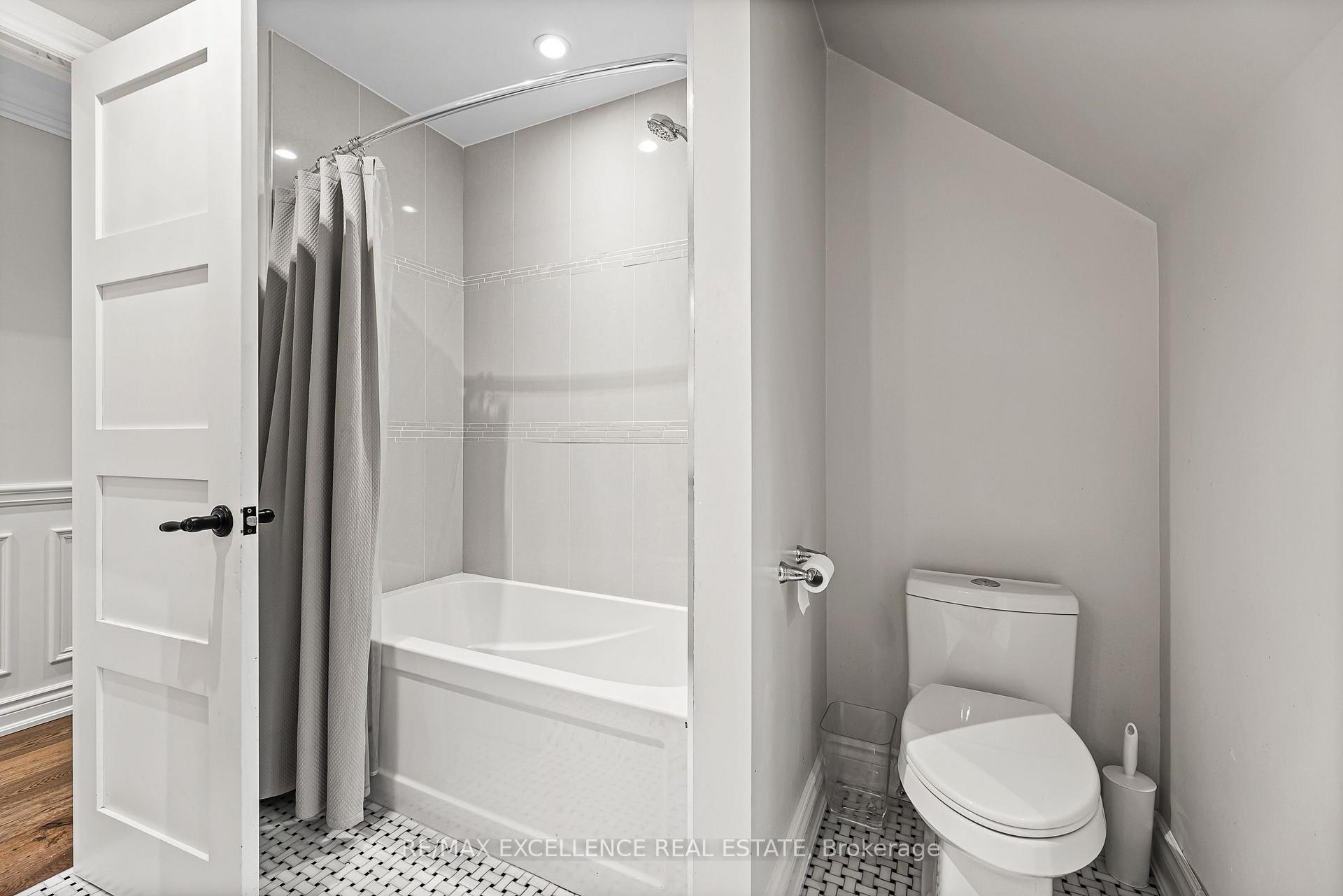 Photo 22 of 2446 Hammond Road, Mississauga, Sheridan — HOMEH