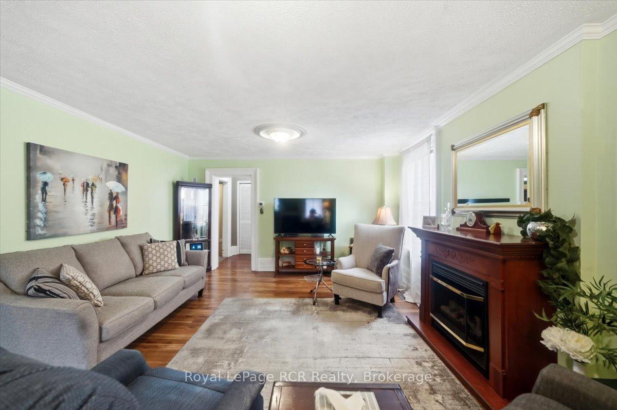 Photo 6 of 271 7th Street E, Owen Sound — HOMEH