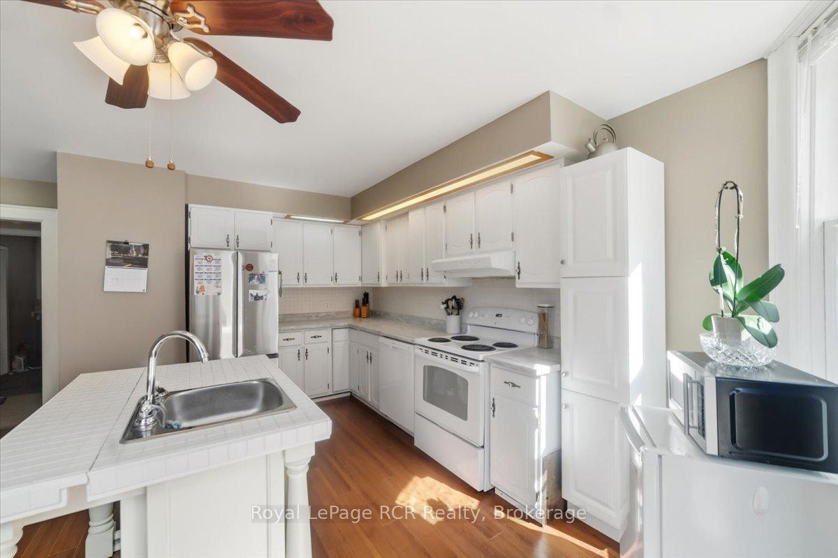 Photo 11 of 271 7th Street E, Owen Sound — HOMEH