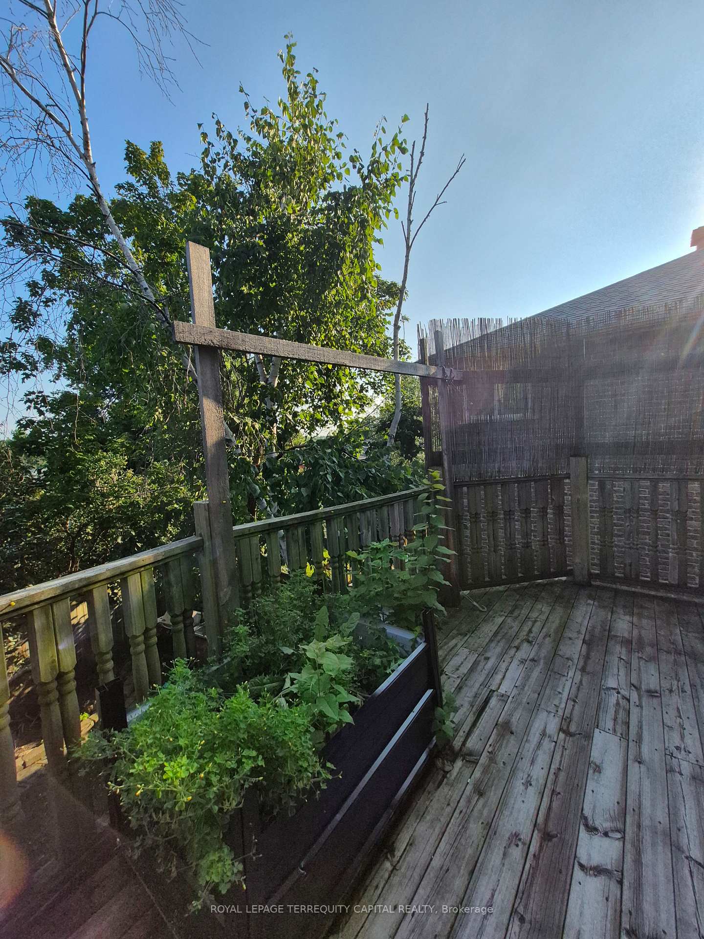 Photo 2 of 1 Northview Crescent, Barrie, Northwest — HOMEH