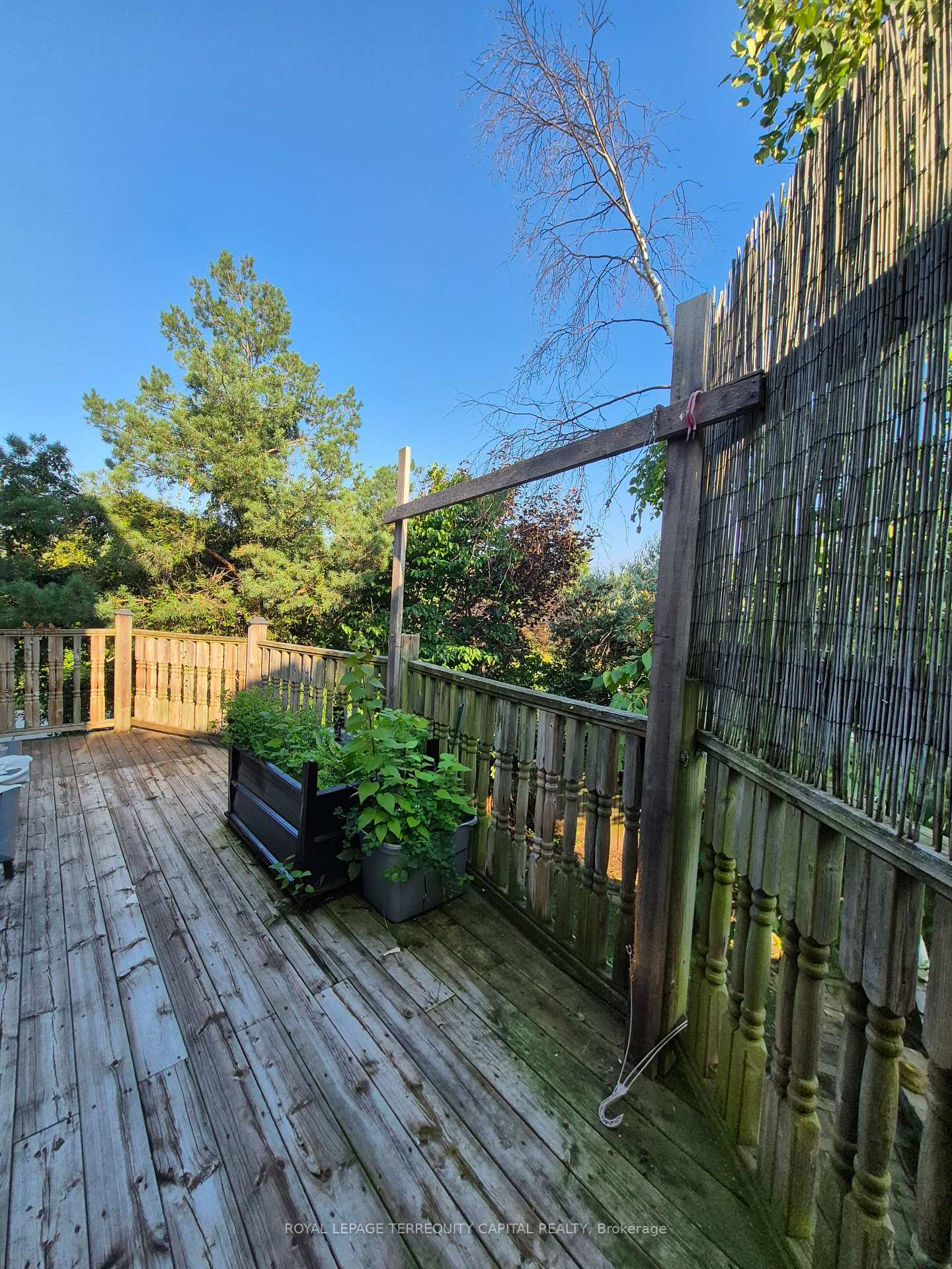 Photo 3 of 1 Northview Crescent, Barrie, Northwest — HOMEH