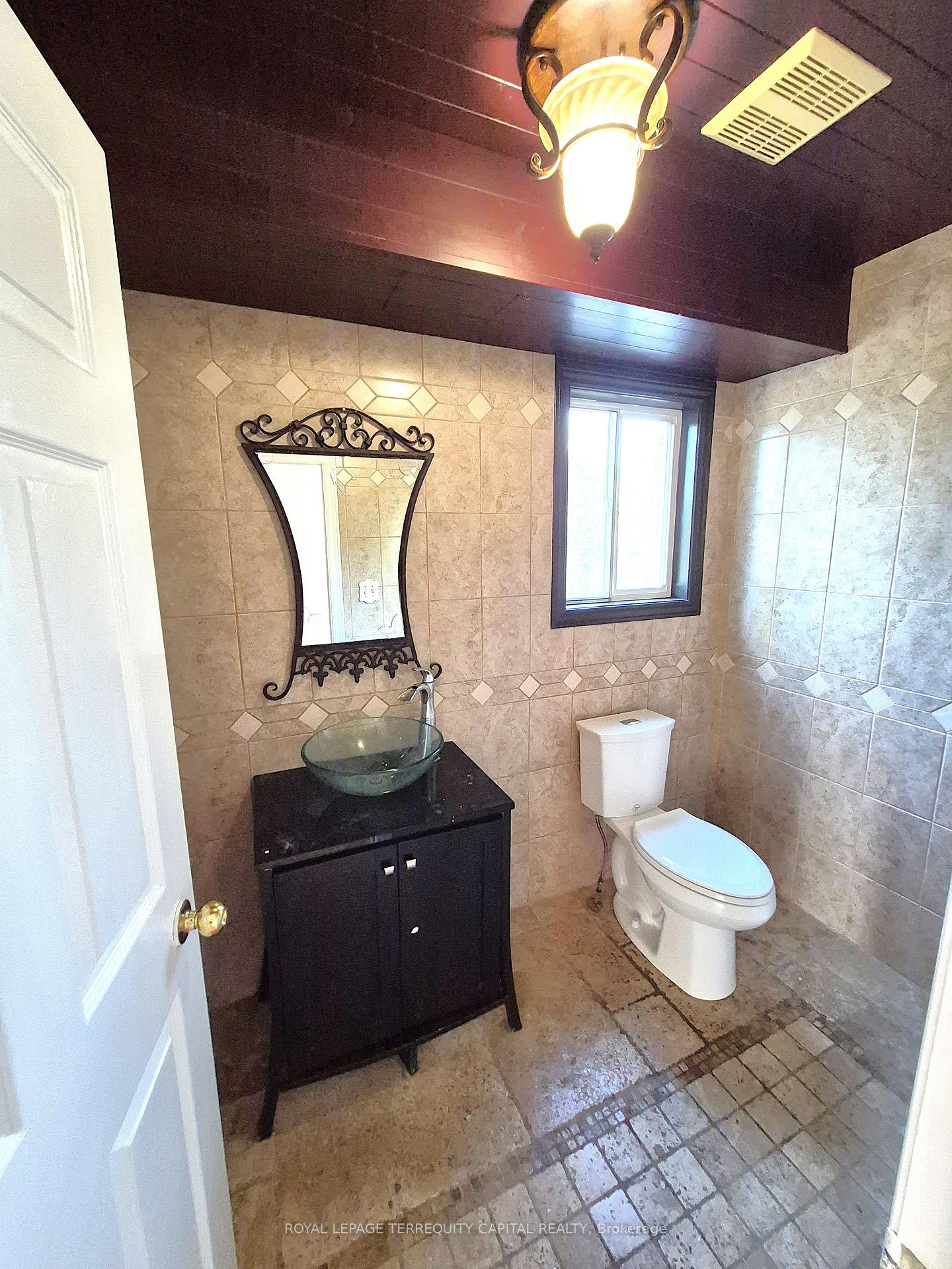Photo 6 of 1 Northview Crescent, Barrie, Northwest — HOMEH