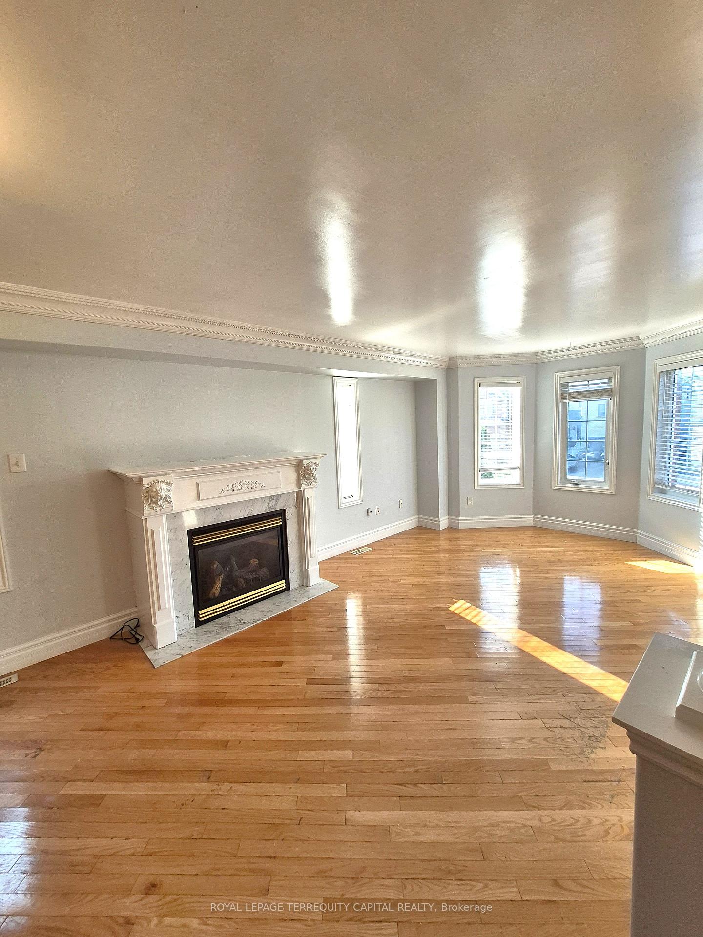 Photo 9 of 1 Northview Crescent, Barrie, Northwest — HOMEH