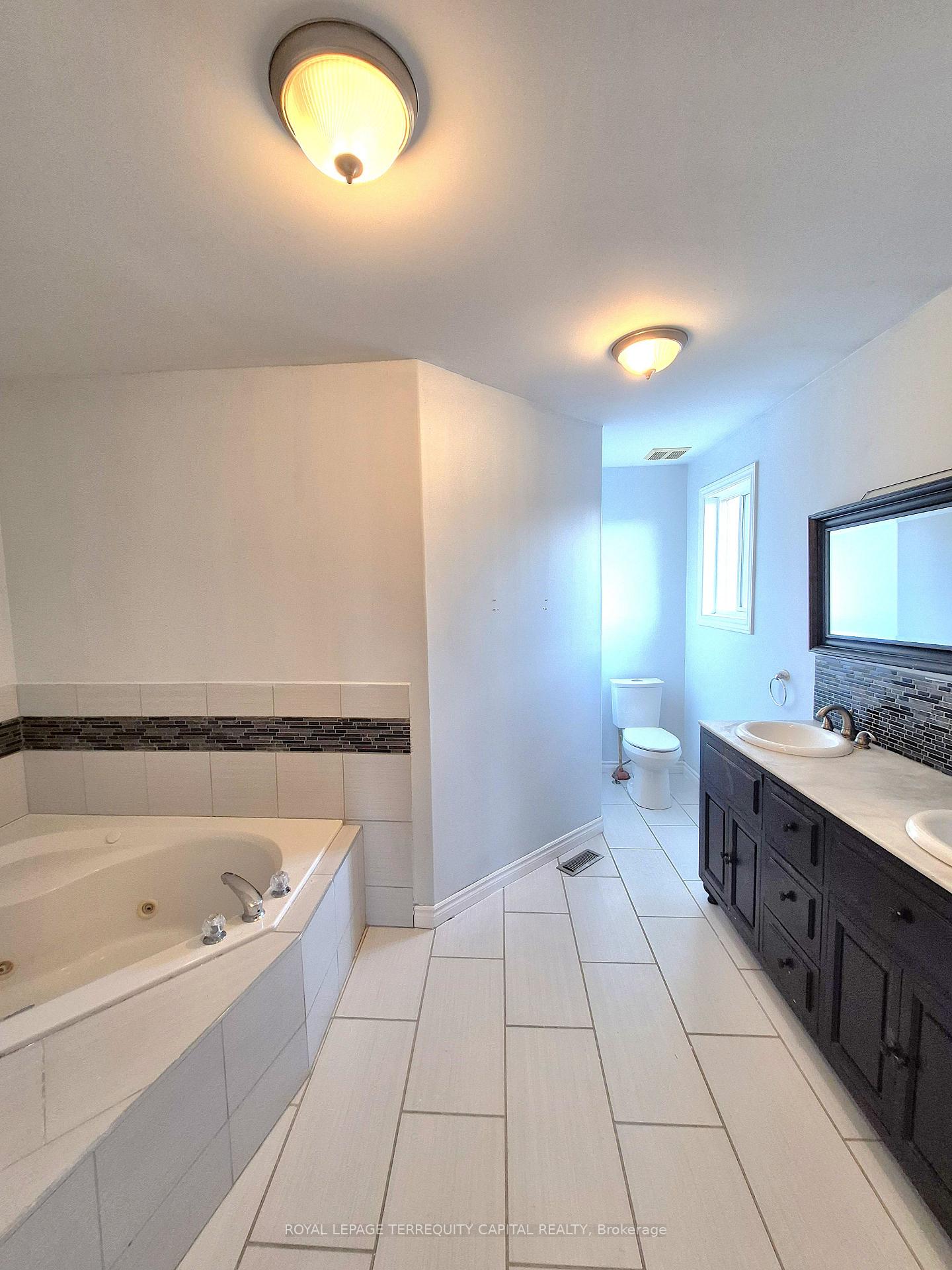 Photo 20 of 1 Northview Crescent, Barrie, Northwest — HOMEH