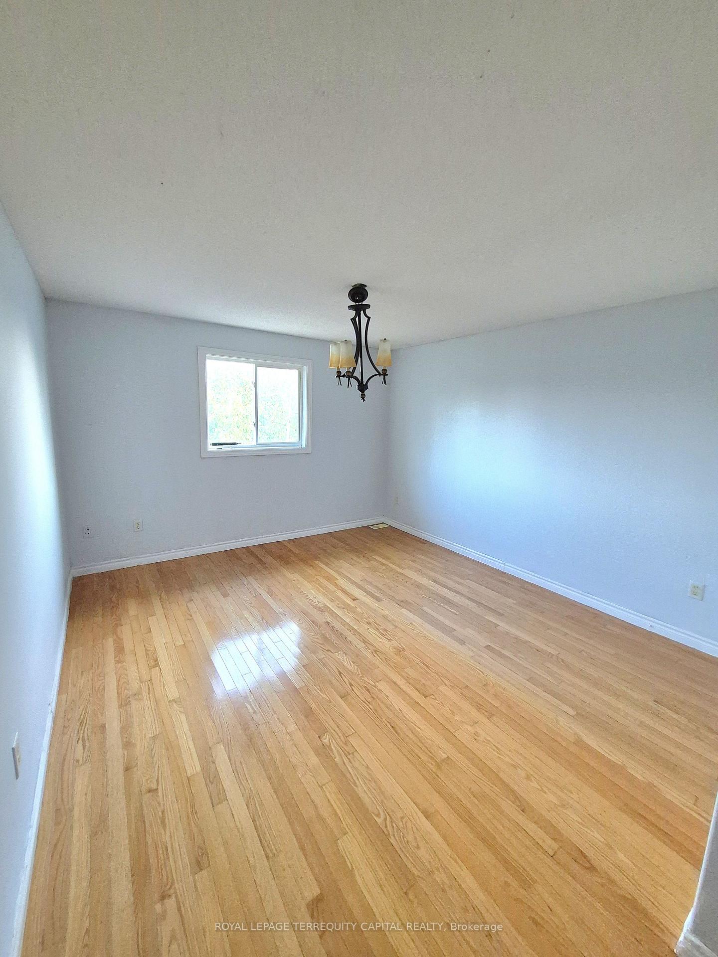 Photo 23 of 1 Northview Crescent, Barrie, Northwest — HOMEH
