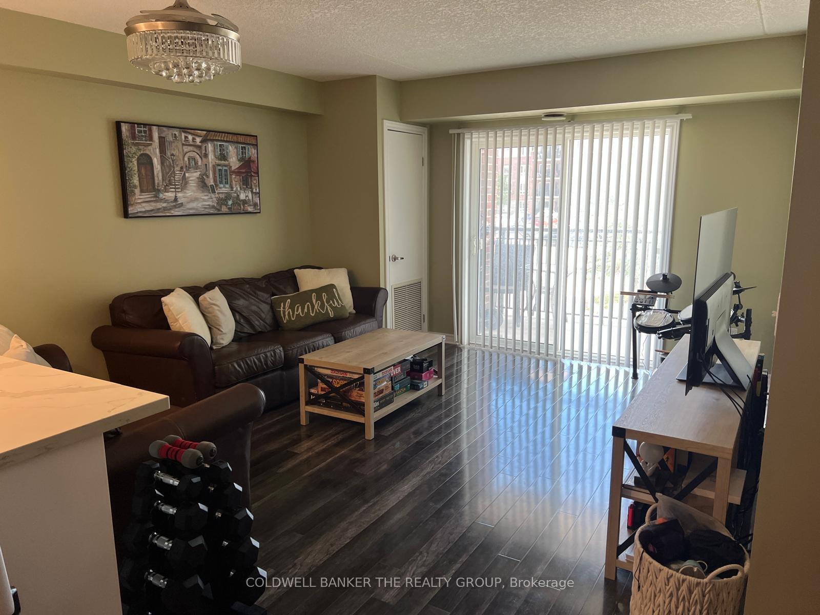 Photo 3 of 37 Goodwin Drive, Guelph, Pineridge/Westminster Woods — HOMEH