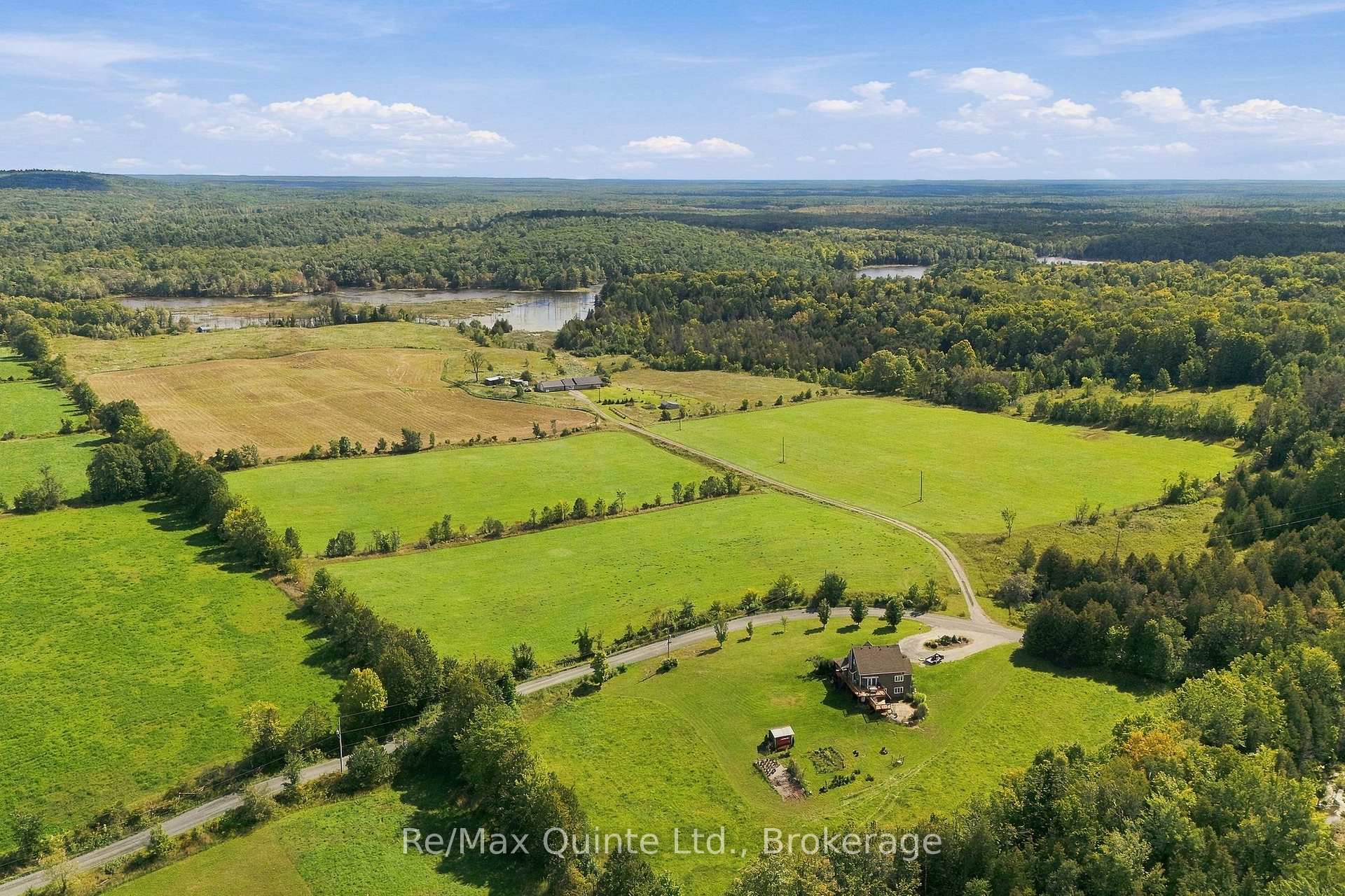 Photo of 1128 Island Road