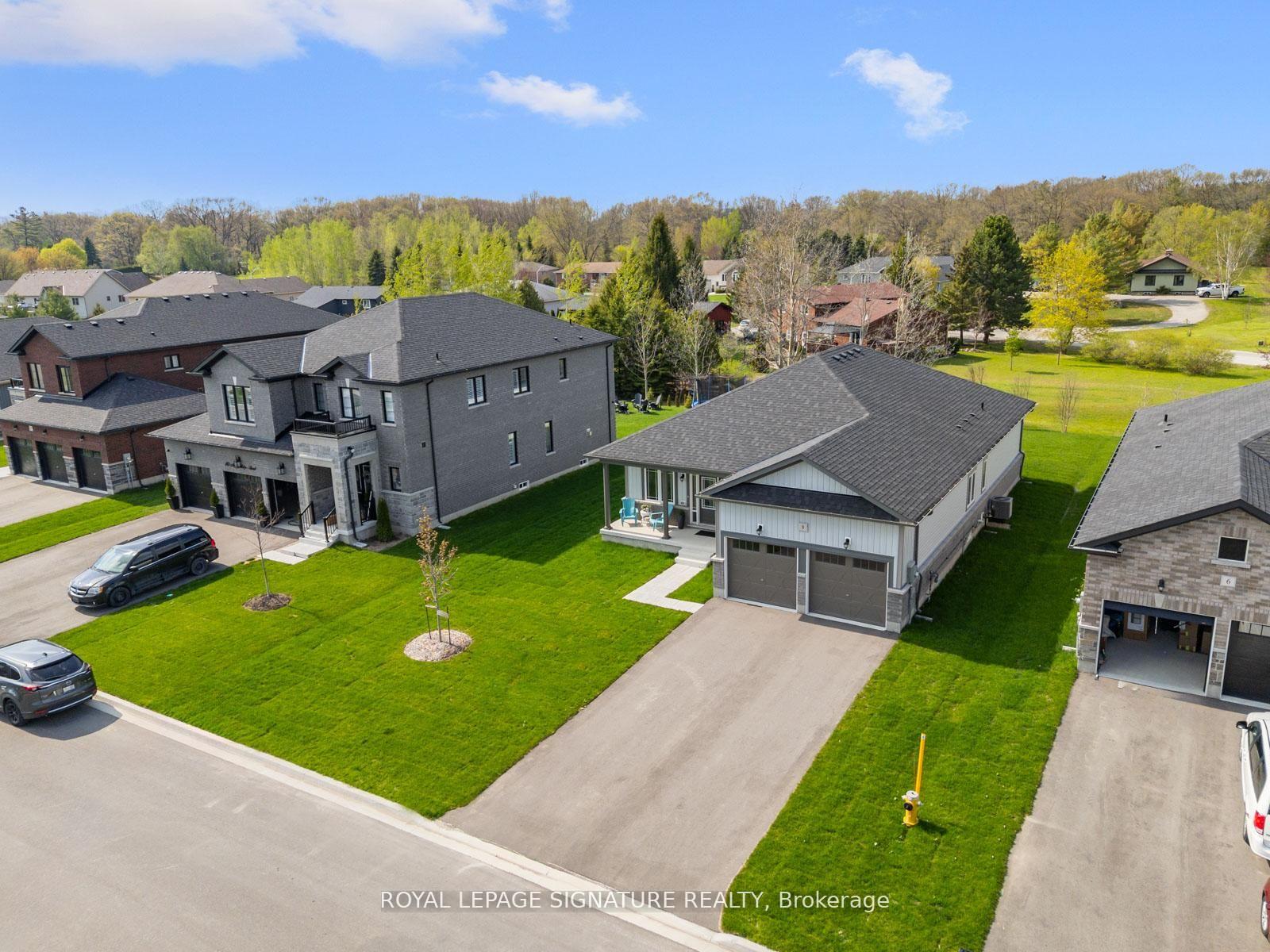 Photo 4 of 8 Misty Ridge Road, Wasaga Beach — HOMEH