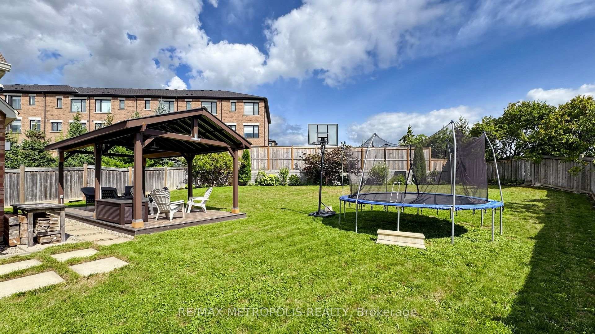 Photo 30 of 762 Mccue Drive, Oshawa, Taunton — HOMEH