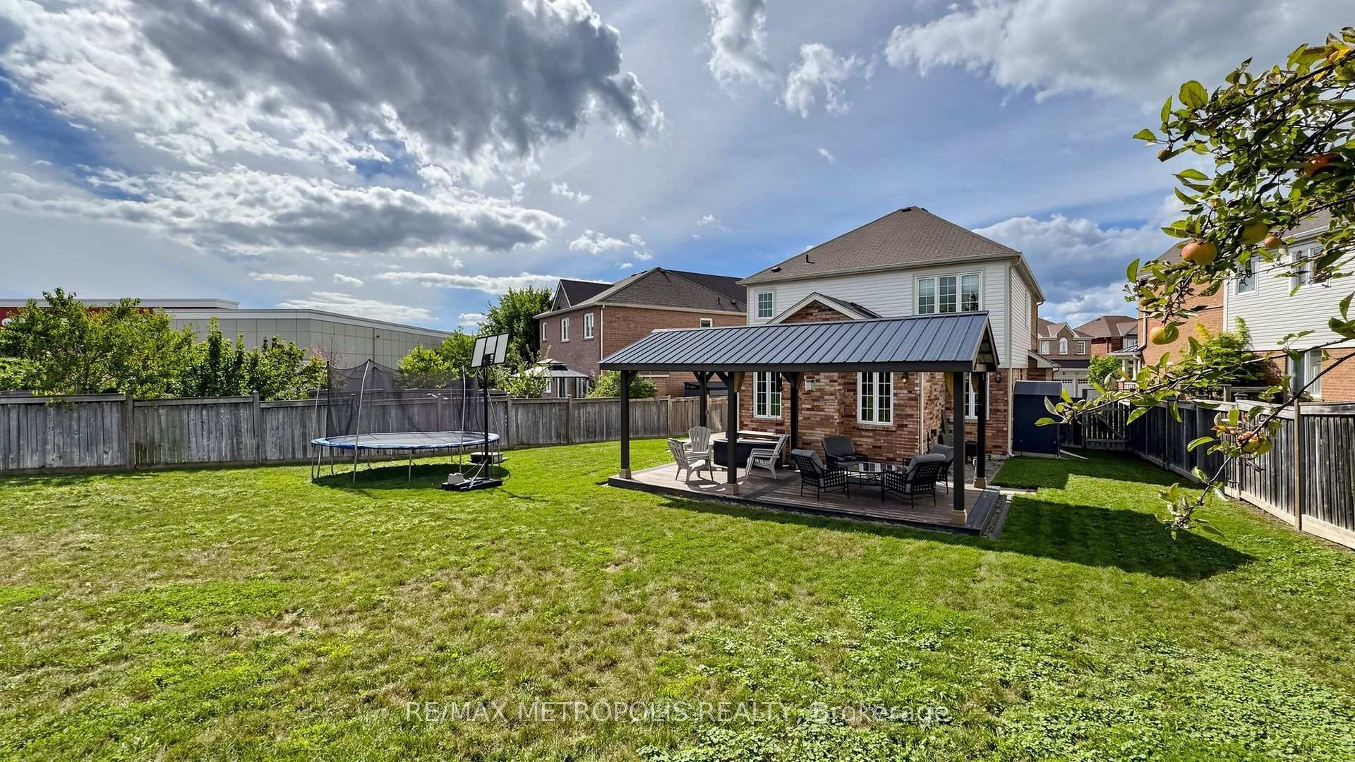 Photo 31 of 762 Mccue Drive, Oshawa, Taunton — HOMEH