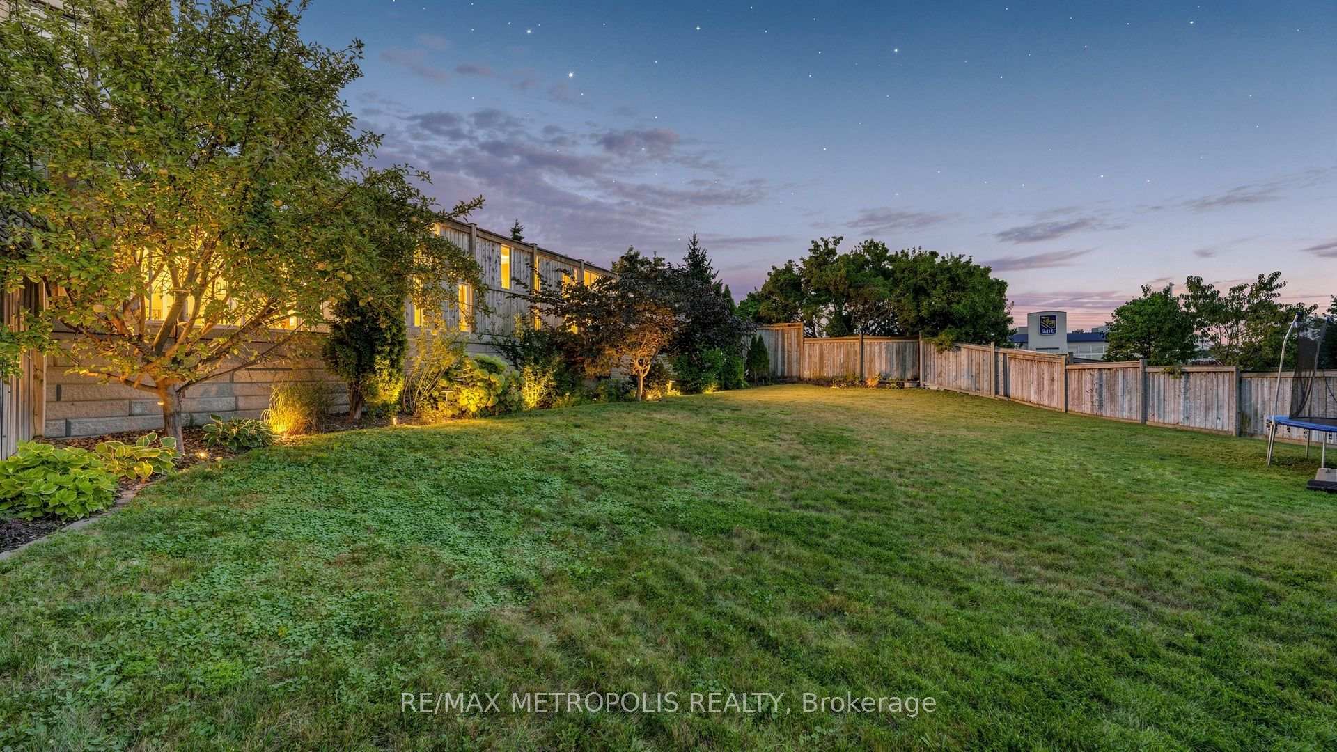 Photo 40 of 762 Mccue Drive, Oshawa, Taunton — HOMEH