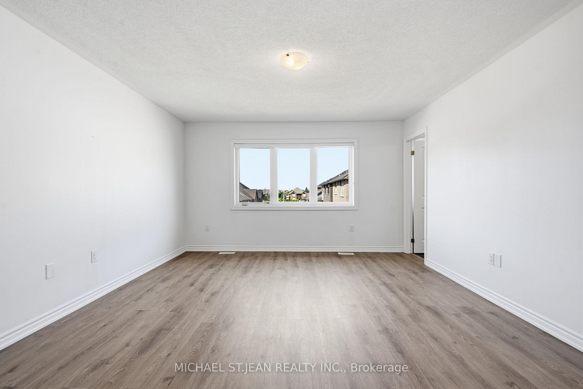 Photo 31 of 20 Admiral Road, Welland, Hwy 406/Welland — HOMEH