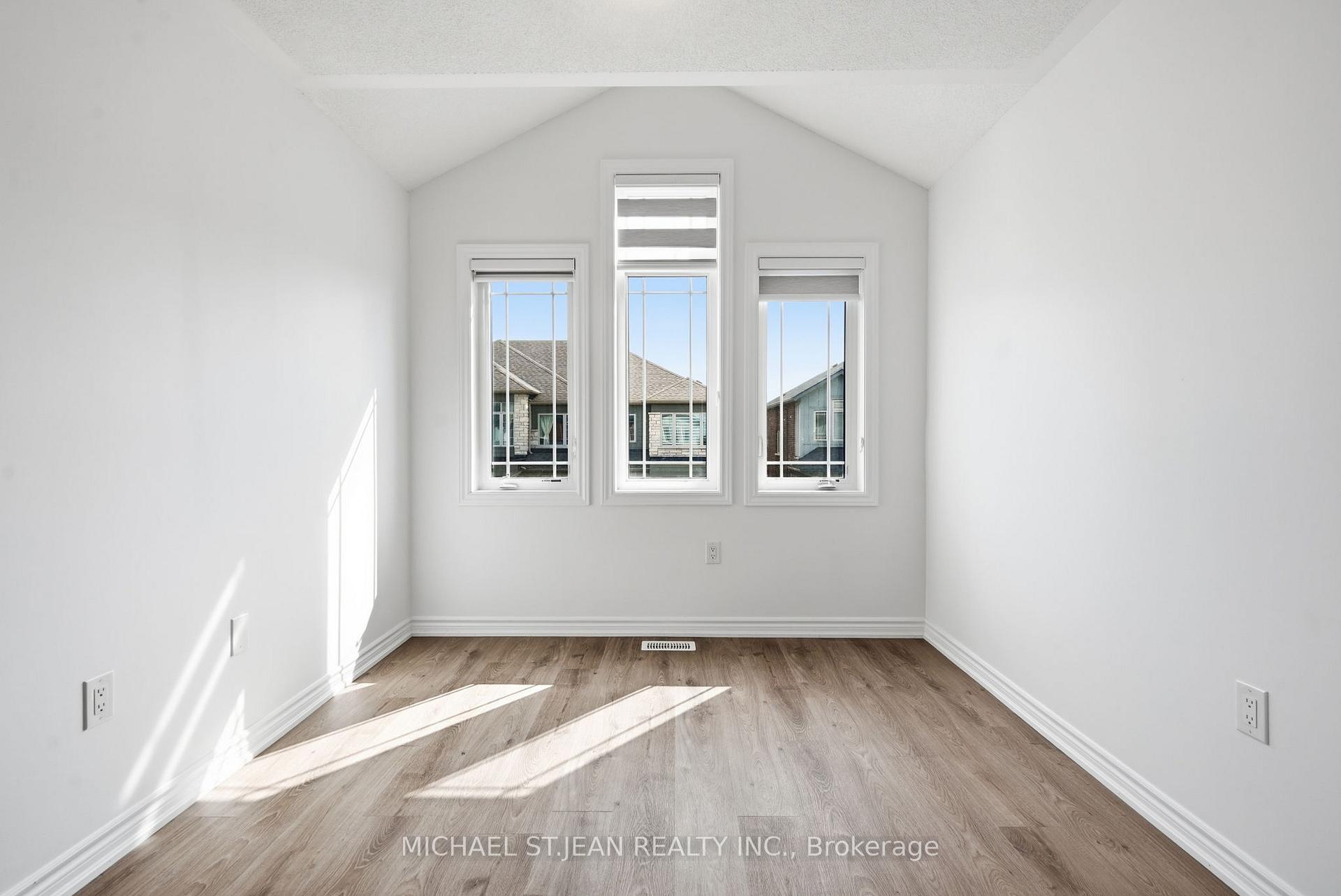 Photo 41 of 20 Admiral Road, Welland, Hwy 406/Welland — HOMEH