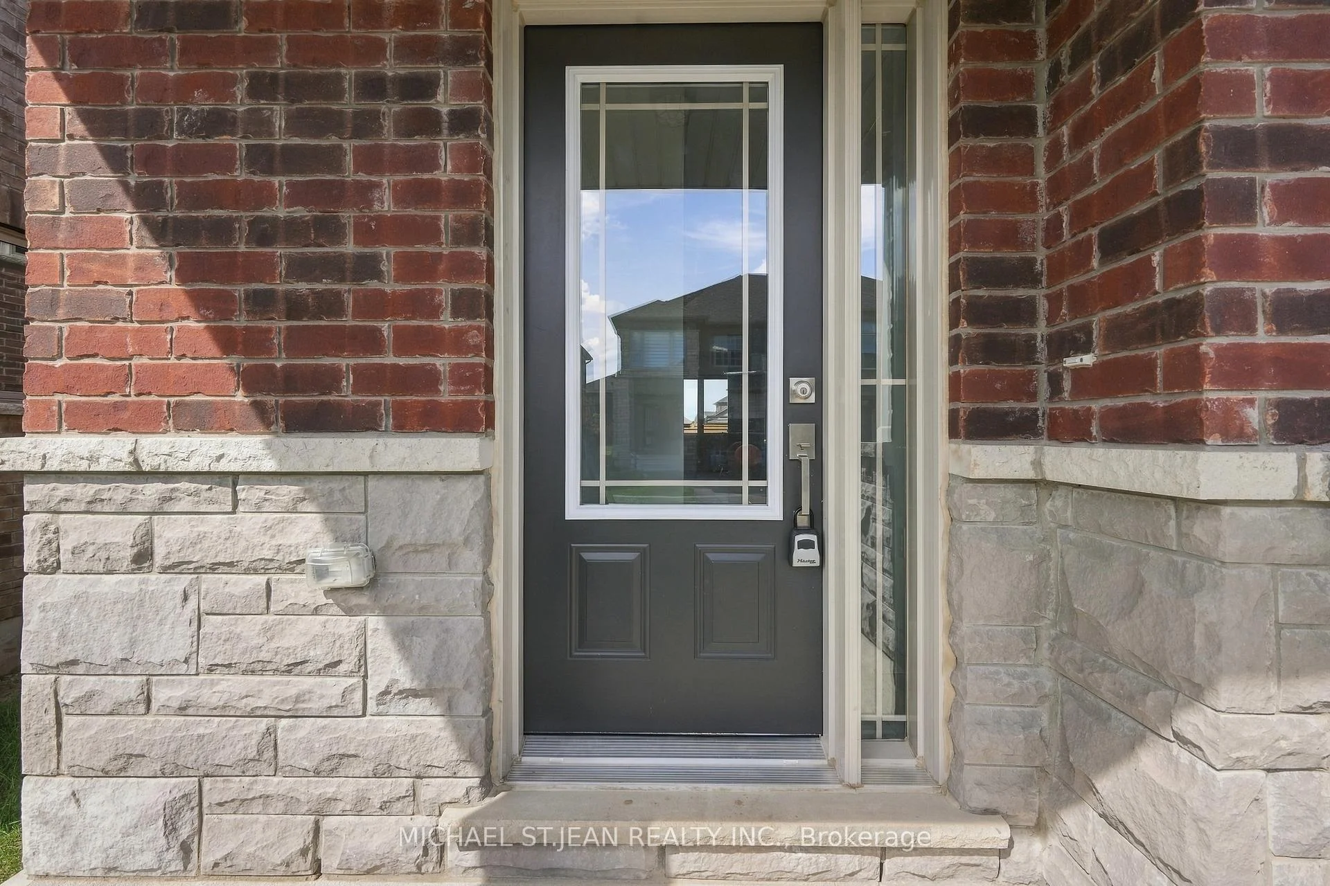 Photo 10 of 20 Admiral Road, Welland, Hwy 406/Welland — HOMEH