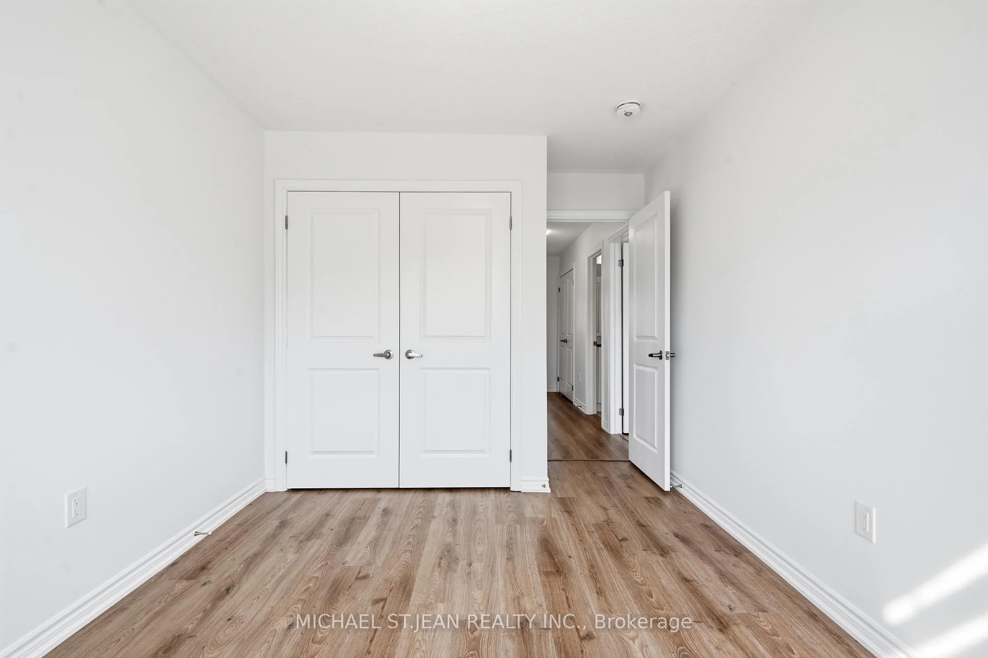 Photo 62 of 20 Admiral Road, Welland, Hwy 406/Welland — HOMEH