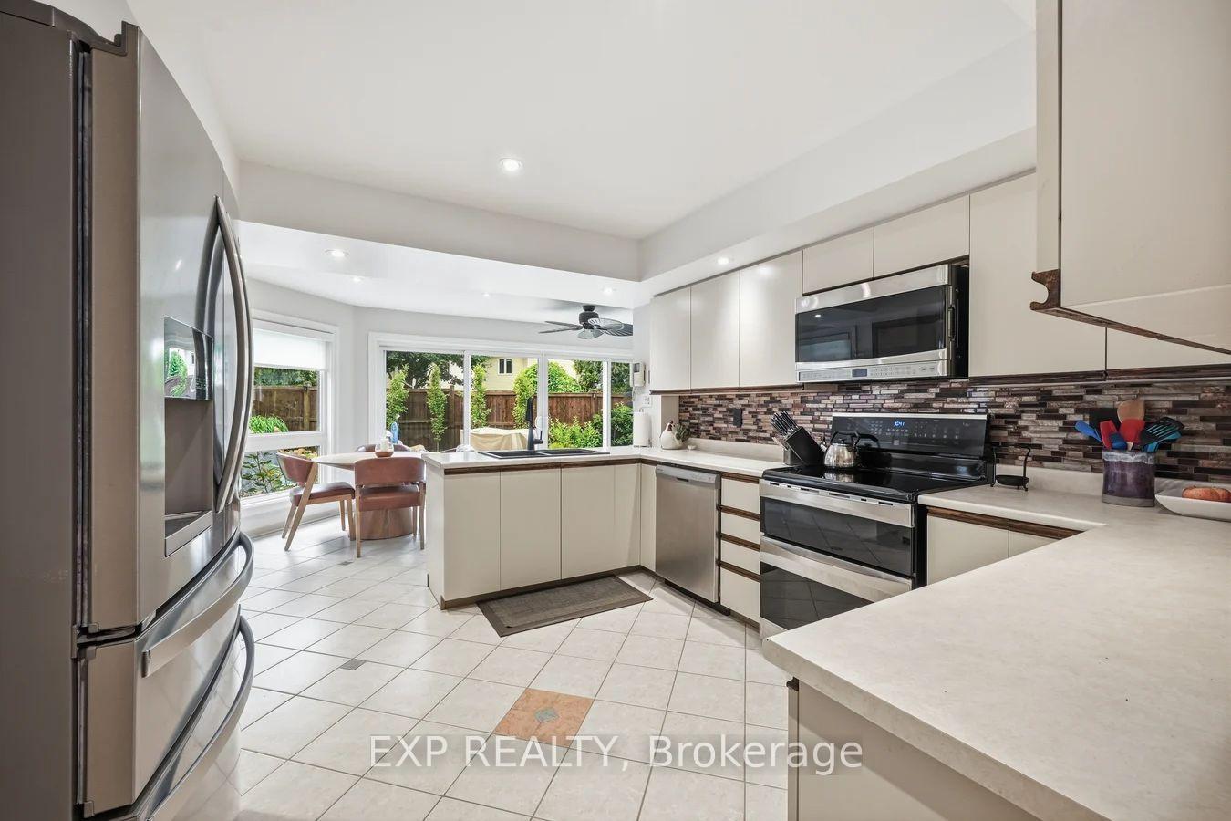 Photo 5 of 766 Lalande Terrace, Ottawa, Fallingbrook/Ridgemount — HOMEH