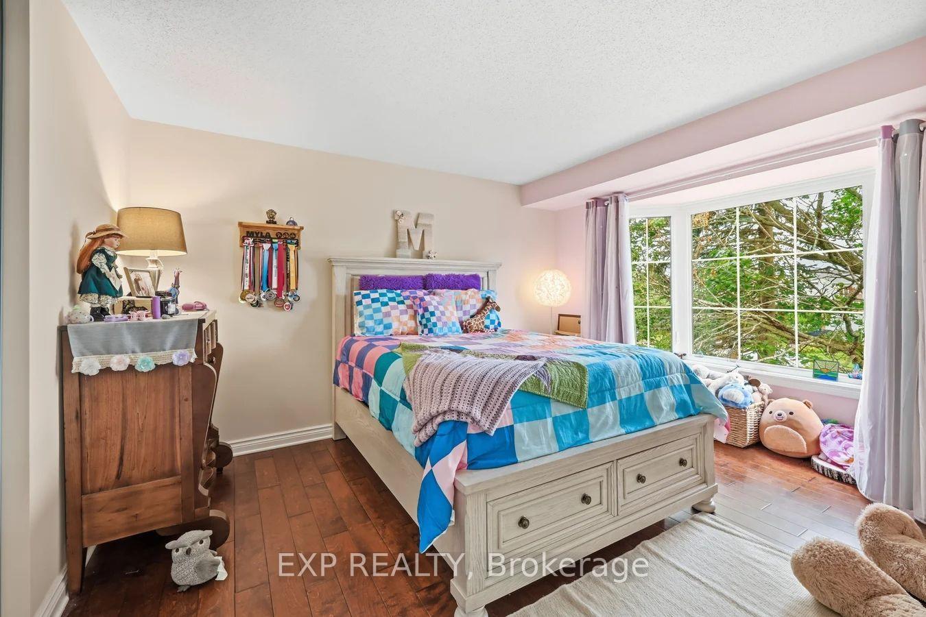 Photo 10 of 766 Lalande Terrace, Ottawa, Fallingbrook/Ridgemount — HOMEH
