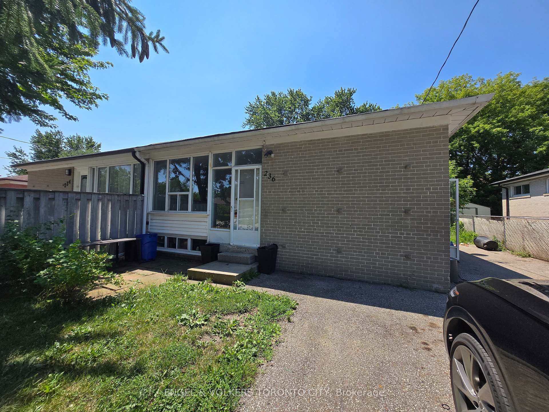 Photo 1 of Unit main, 236 Anzac Road, Richmond Hill, Crosby — HOMEH