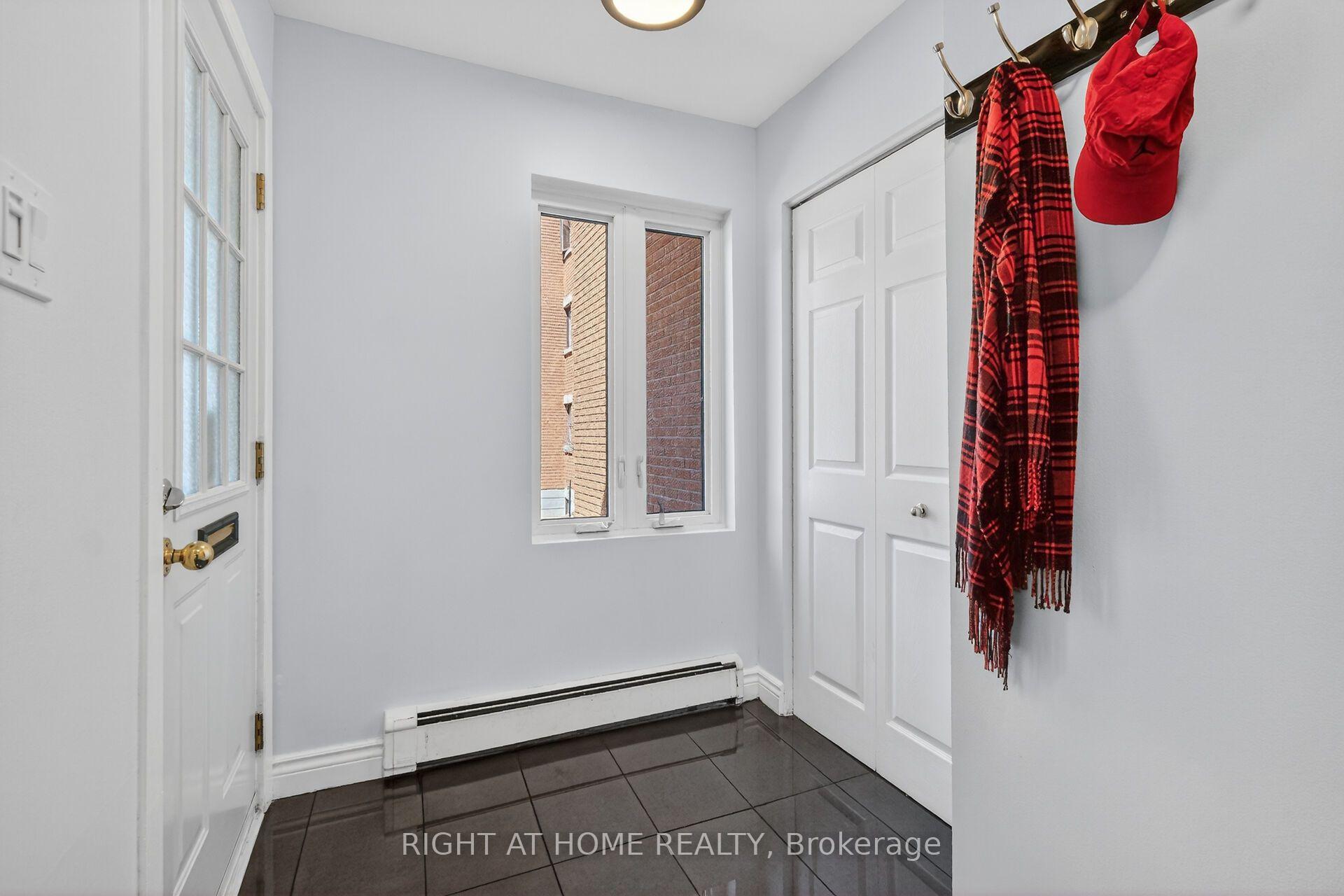 Photo 2 of 43 Crispin Private, Ottawa, Manor Park — HOMEH