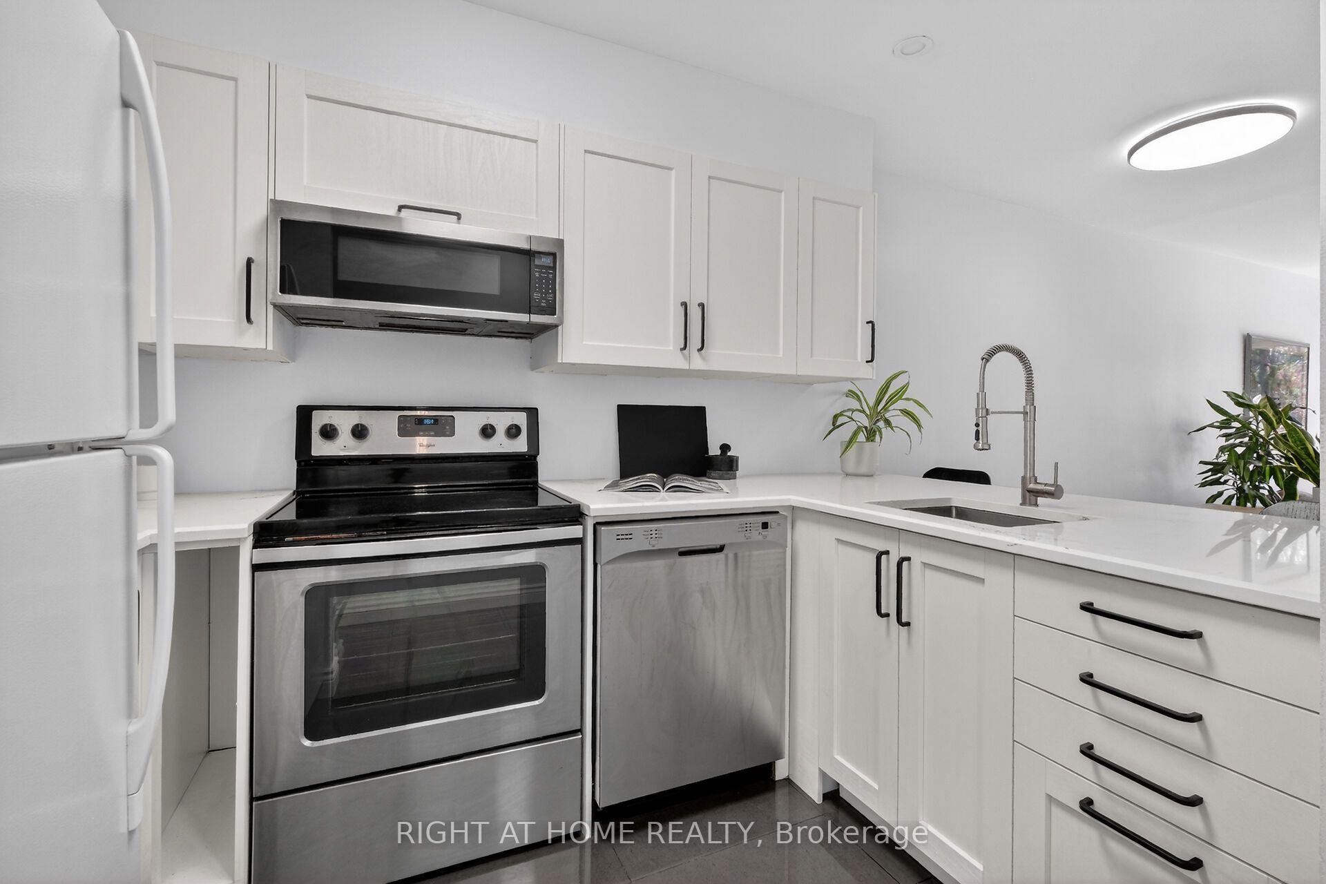 Photo 8 of 43 Crispin Private, Ottawa, Manor Park — HOMEH