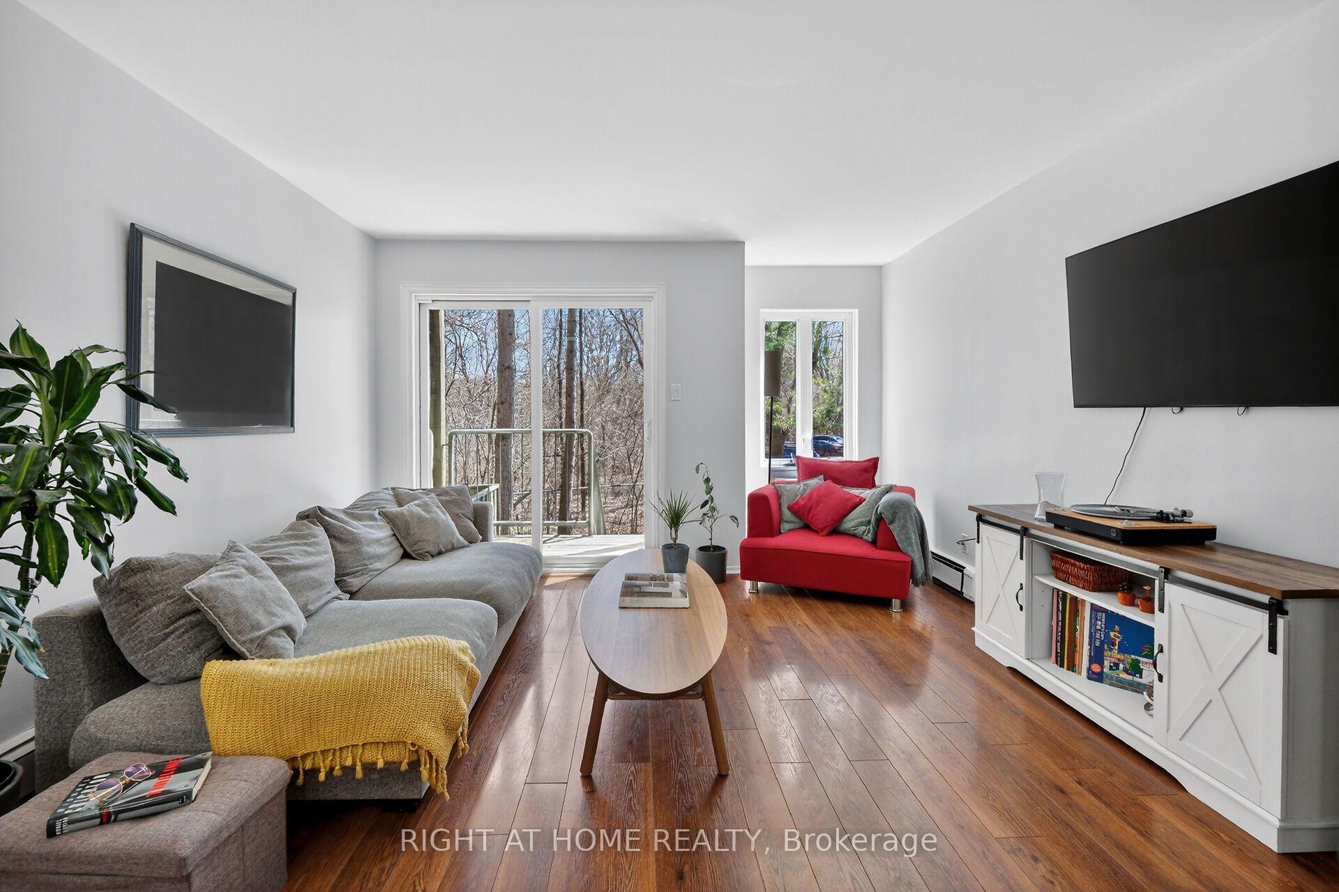 Photo 15 of 43 Crispin Private, Ottawa, Manor Park — HOMEH
